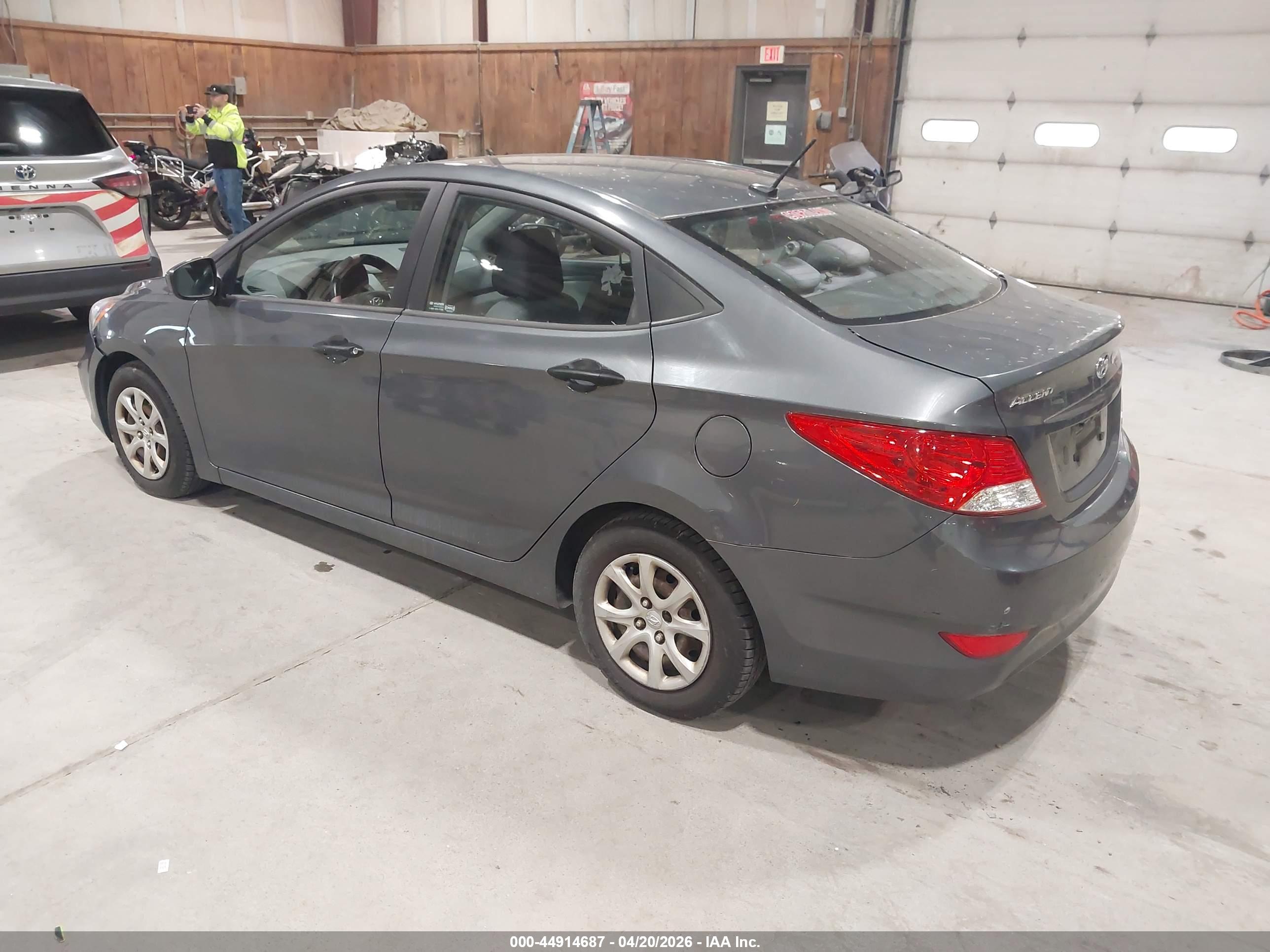 HYUNDAI ACCENT image 3
