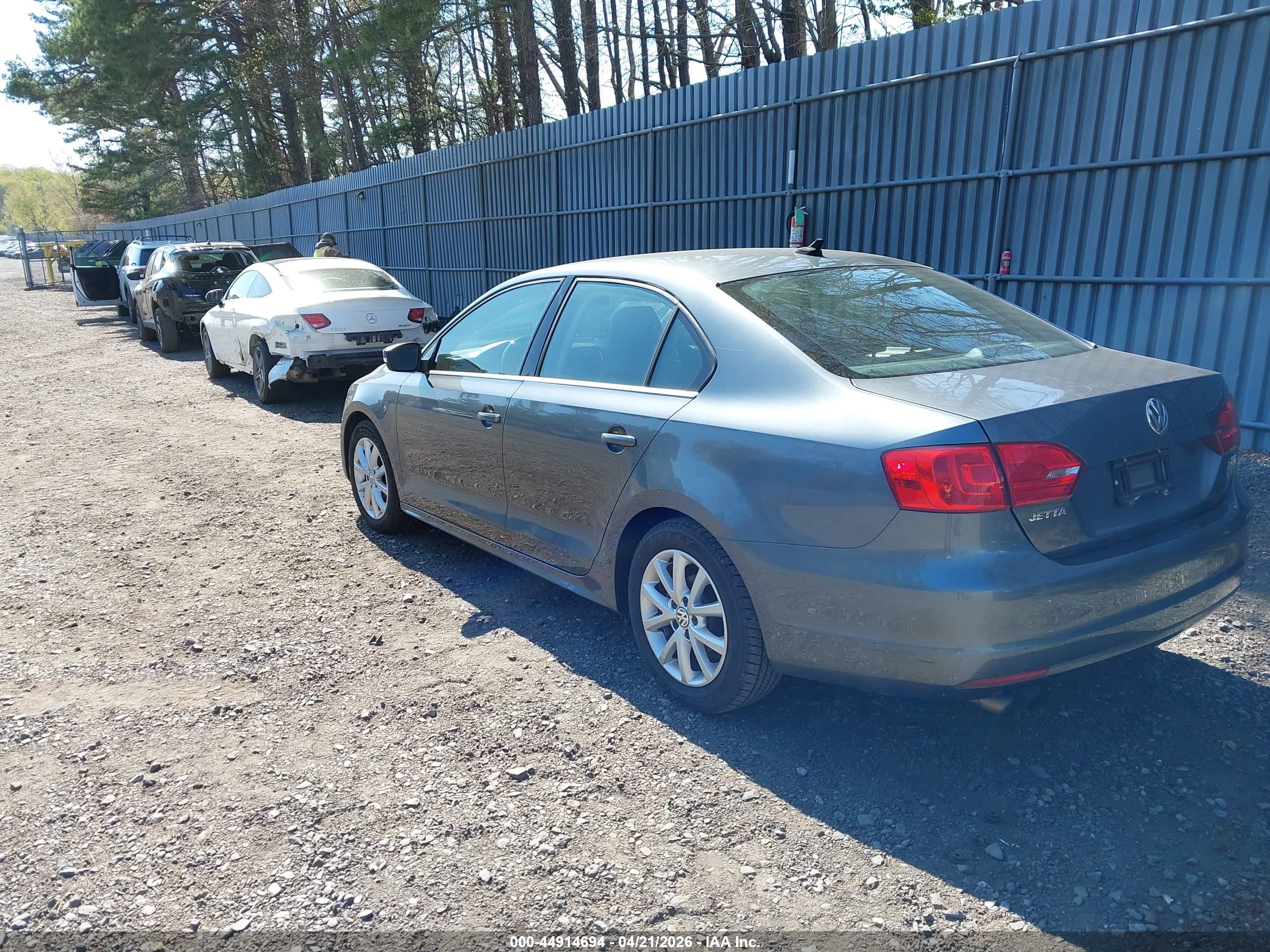 VOLKSWAGEN JETTA image 3