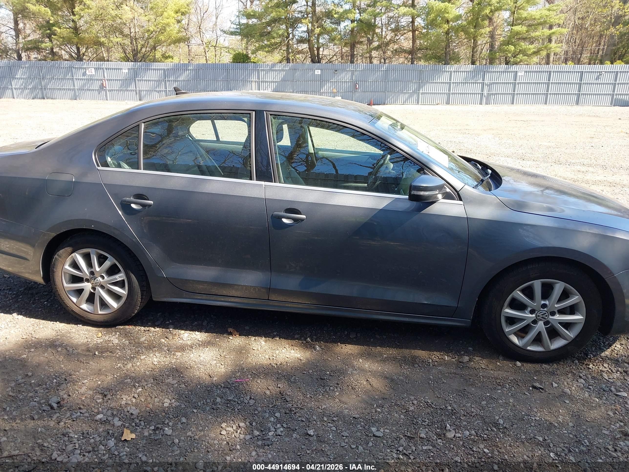 VOLKSWAGEN JETTA image 6