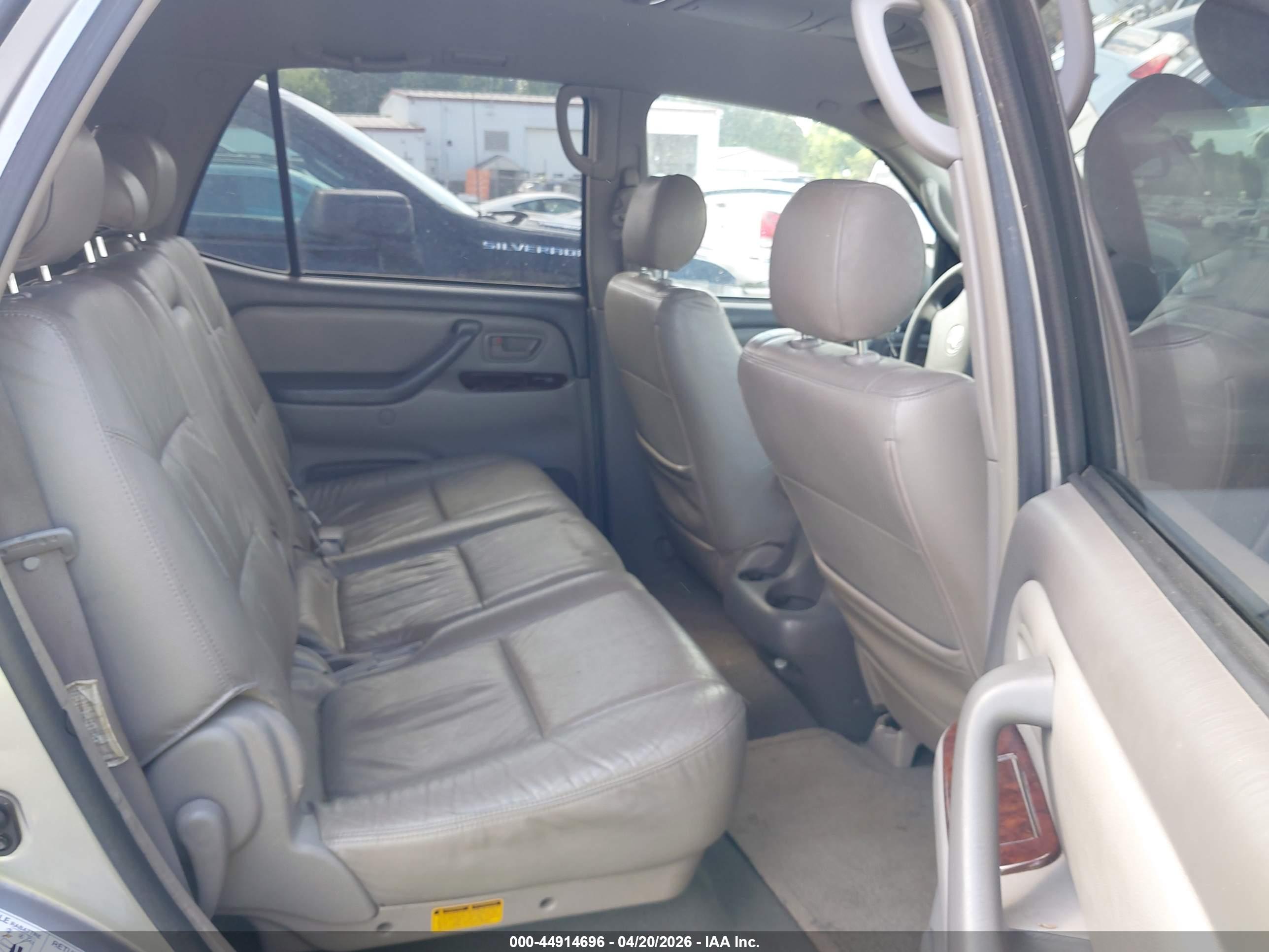 TOYOTA SEQUOIA image 8