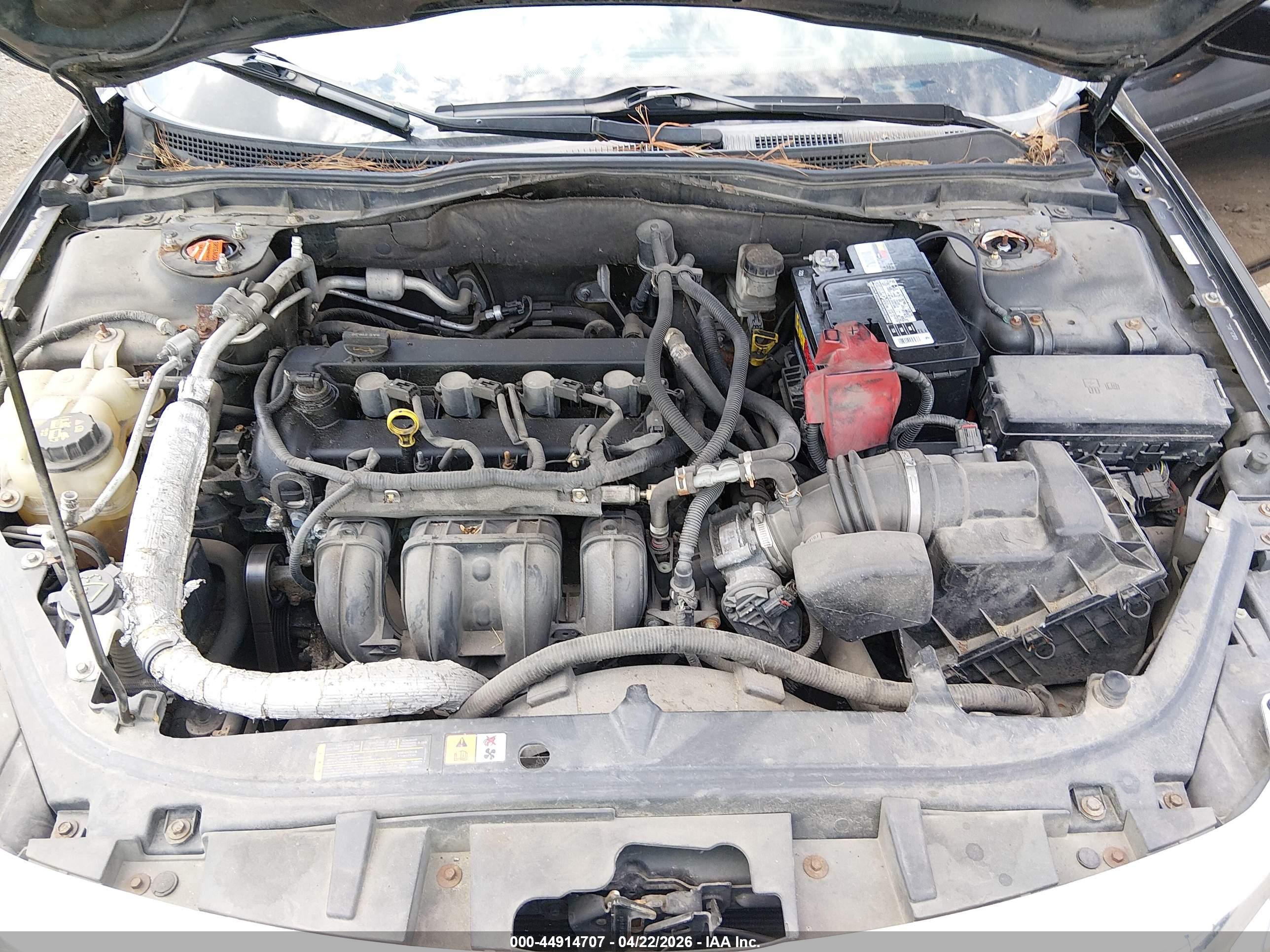 FORD FUSION image 10