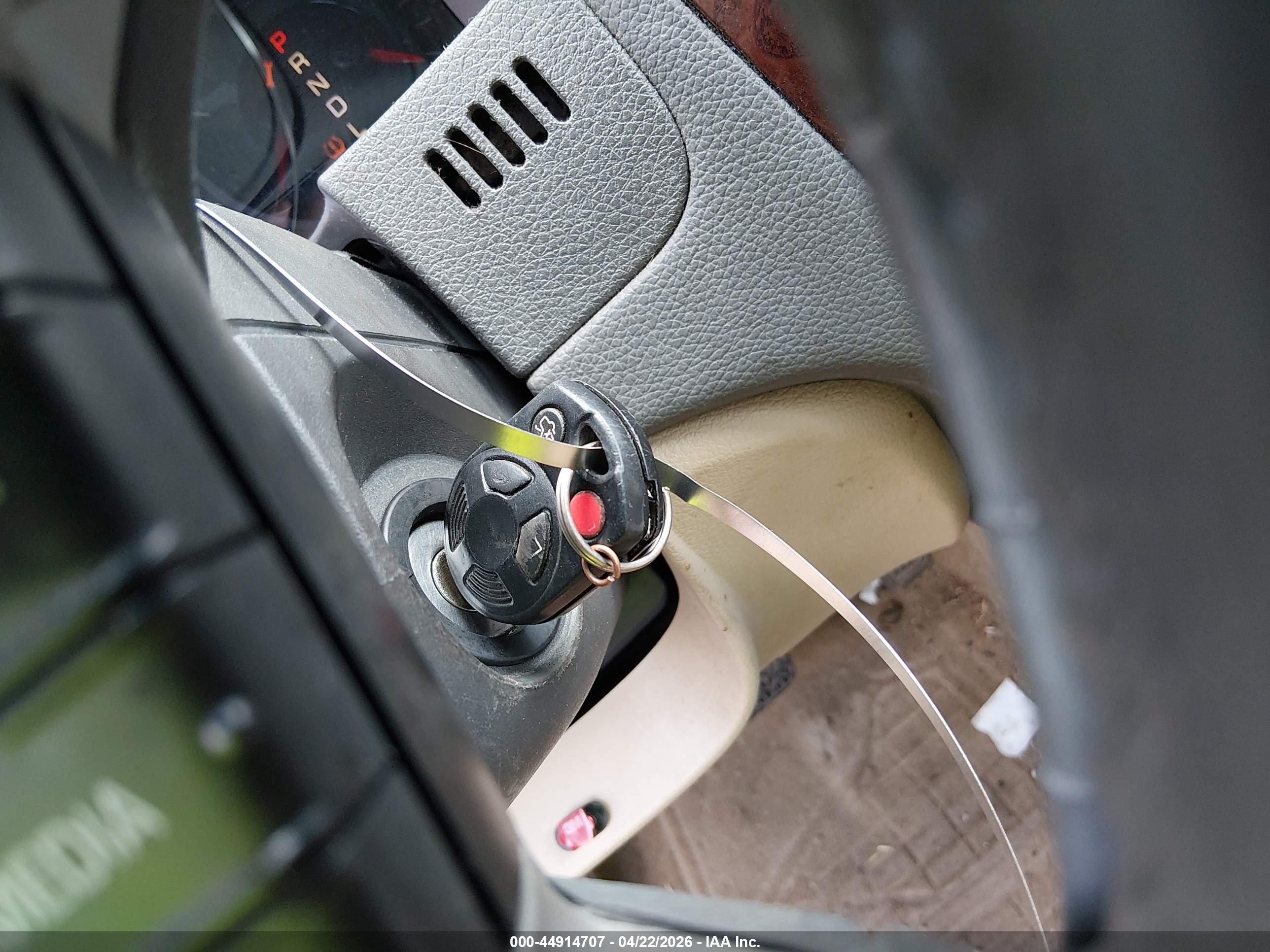 FORD FUSION image 11