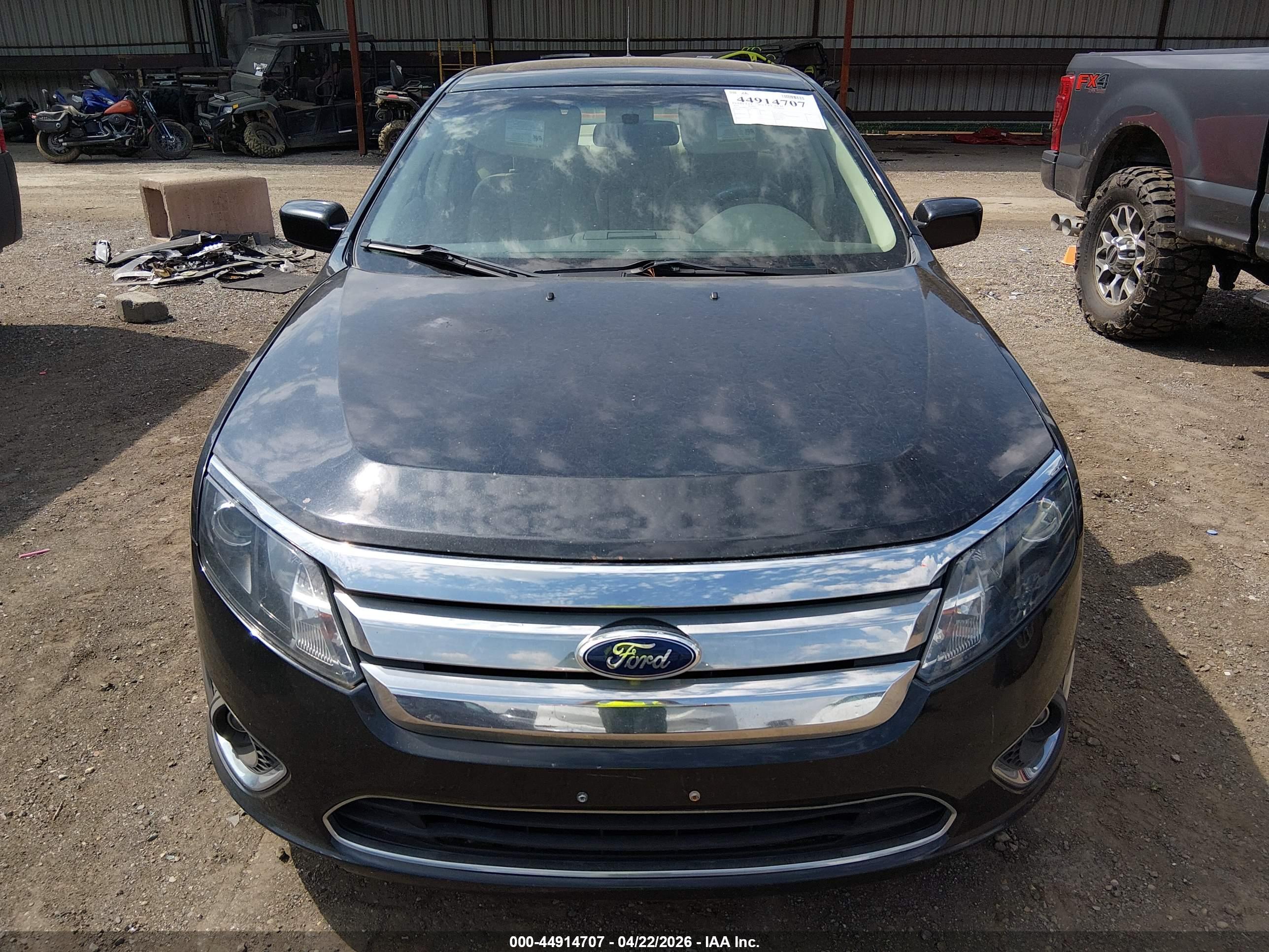 FORD FUSION image 6