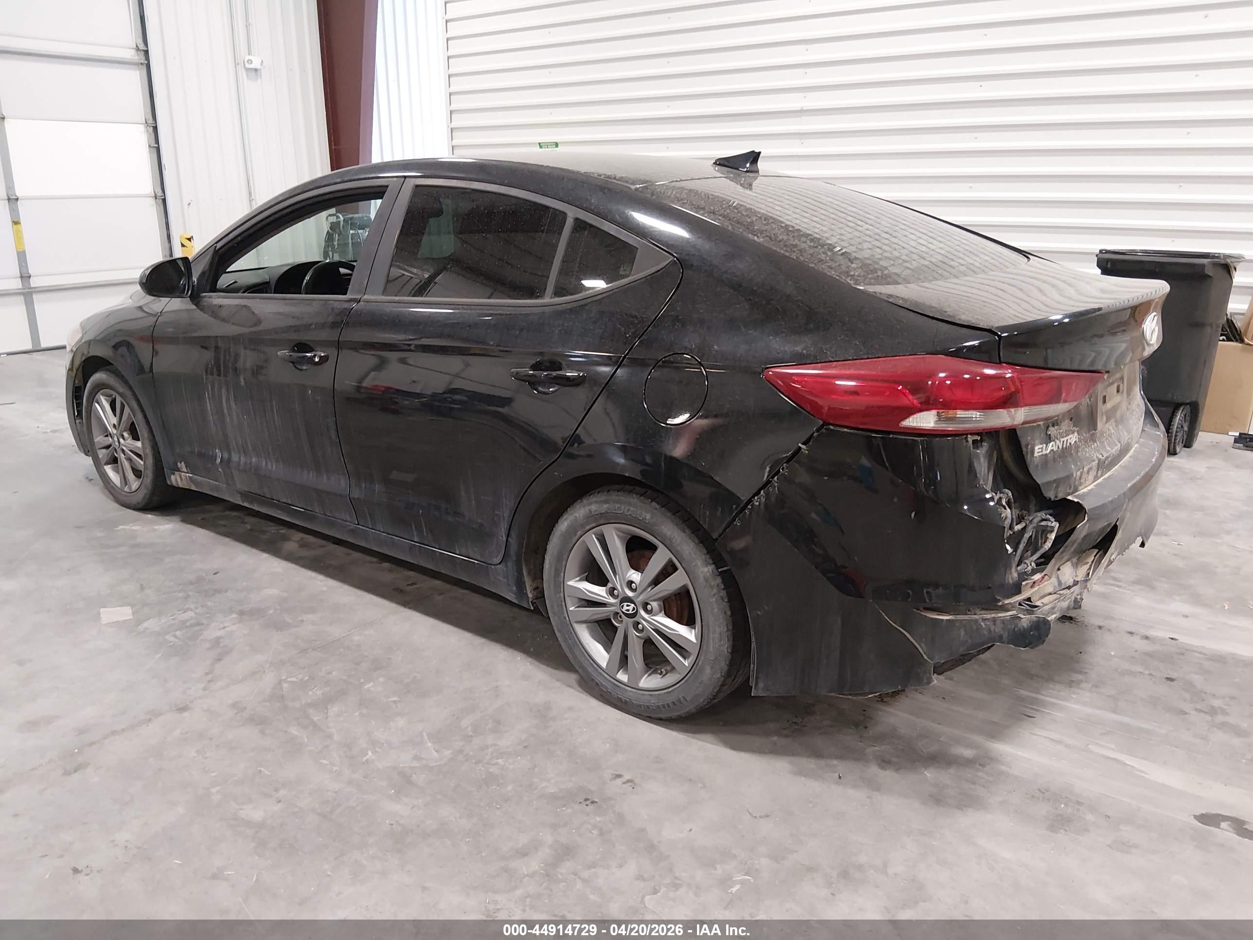 HYUNDAI ELANTRA image 3