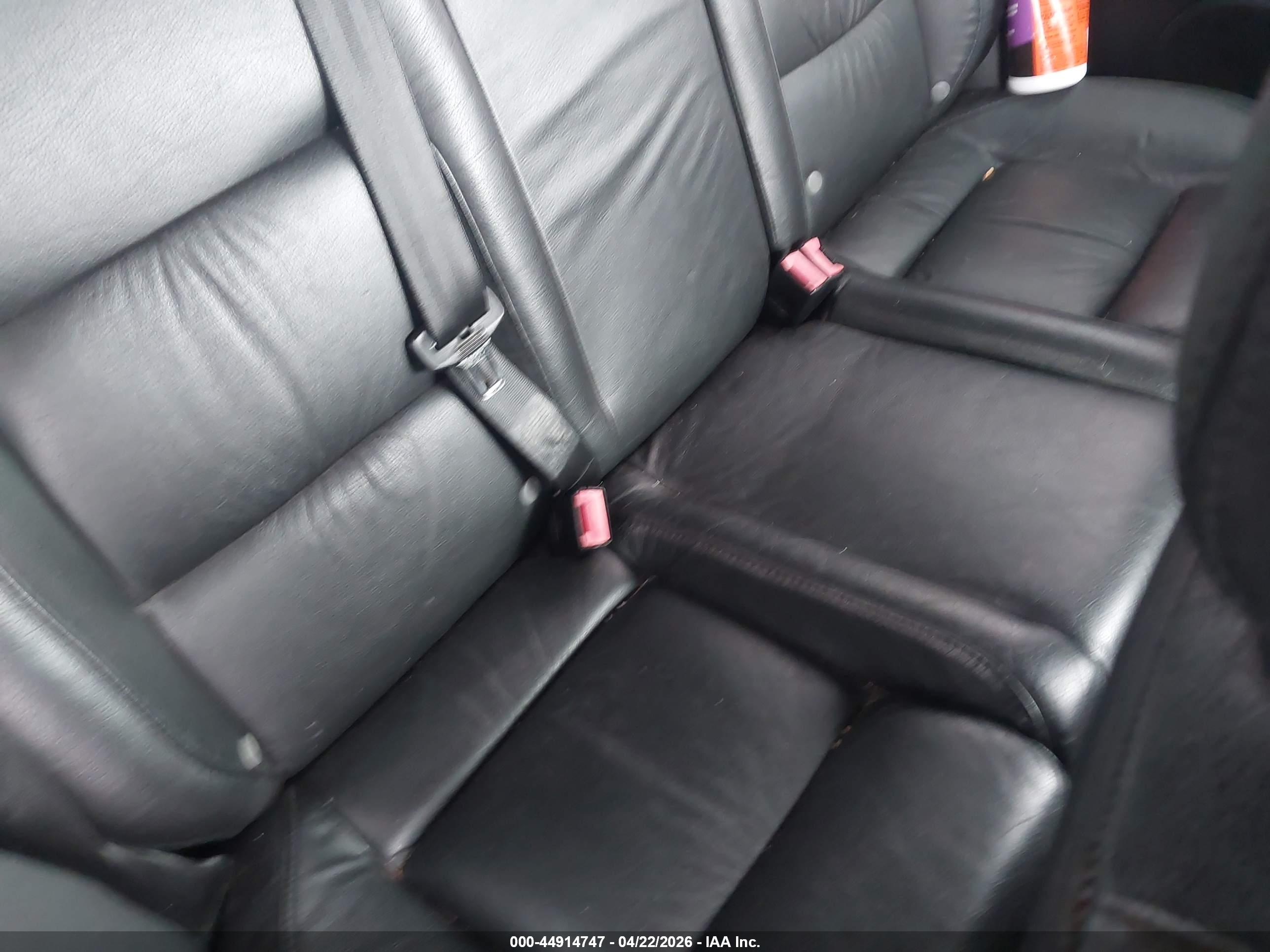 VOLKSWAGEN GTI image 8