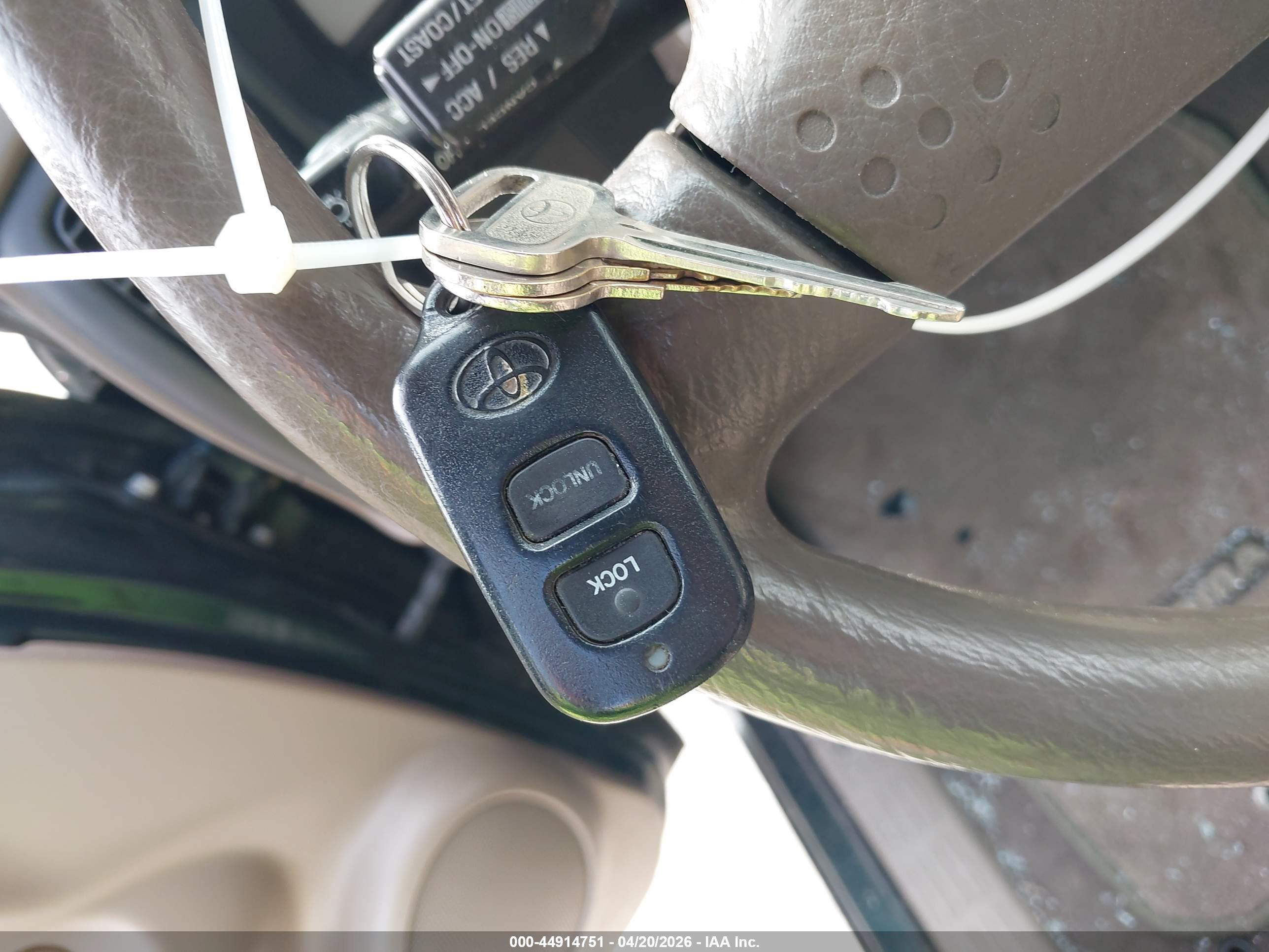 TOYOTA TACOMA image 11