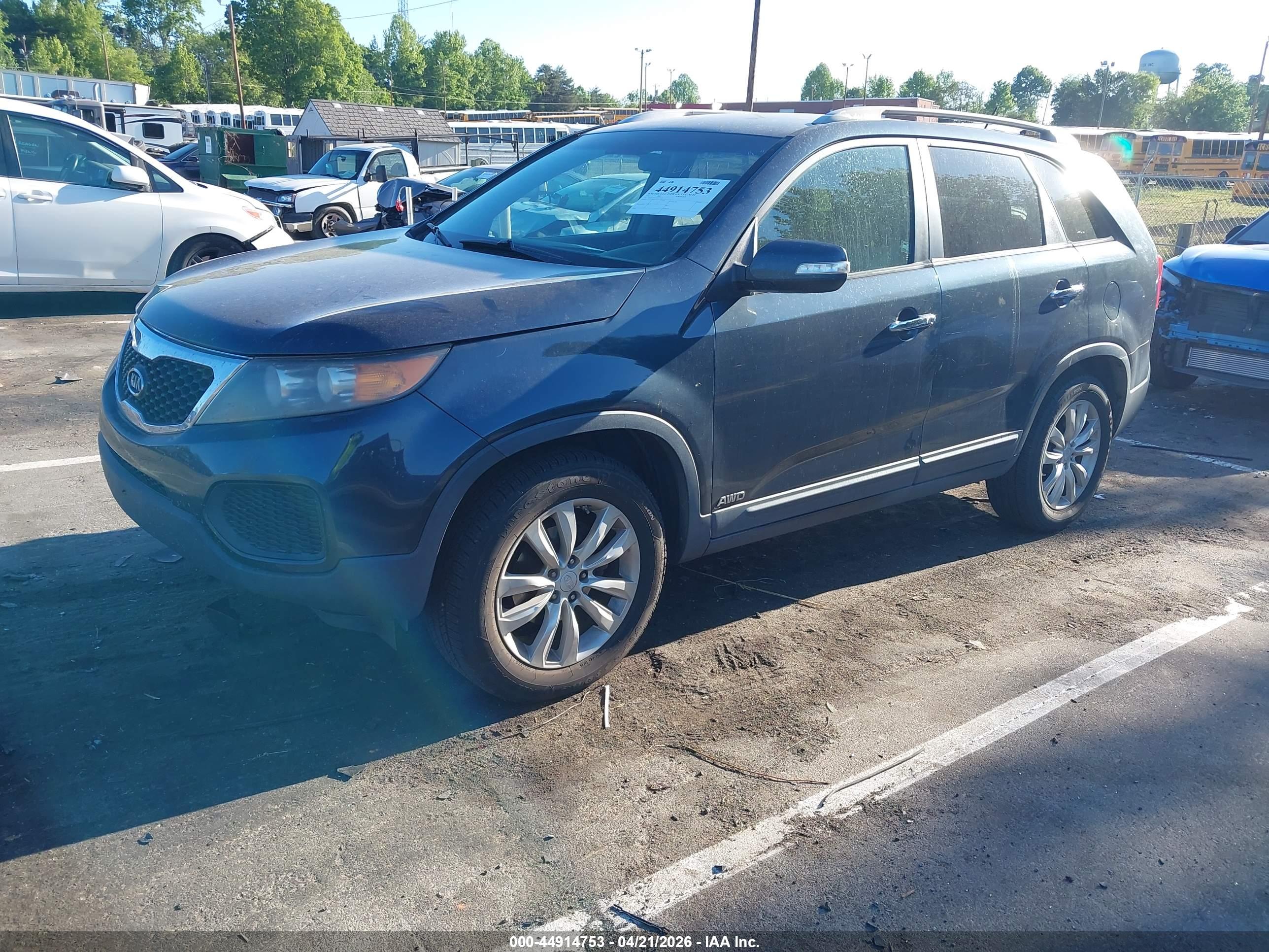 KIA SORENTO image 2