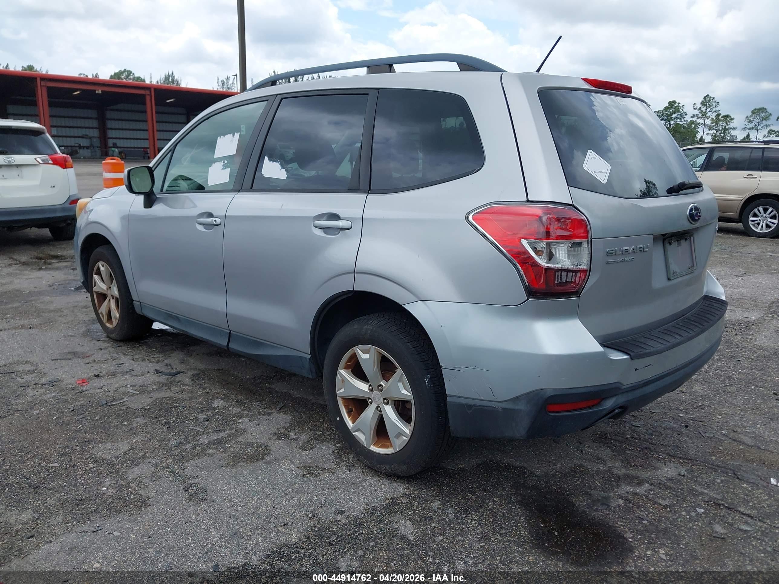 SUBARU FORESTER image 3
