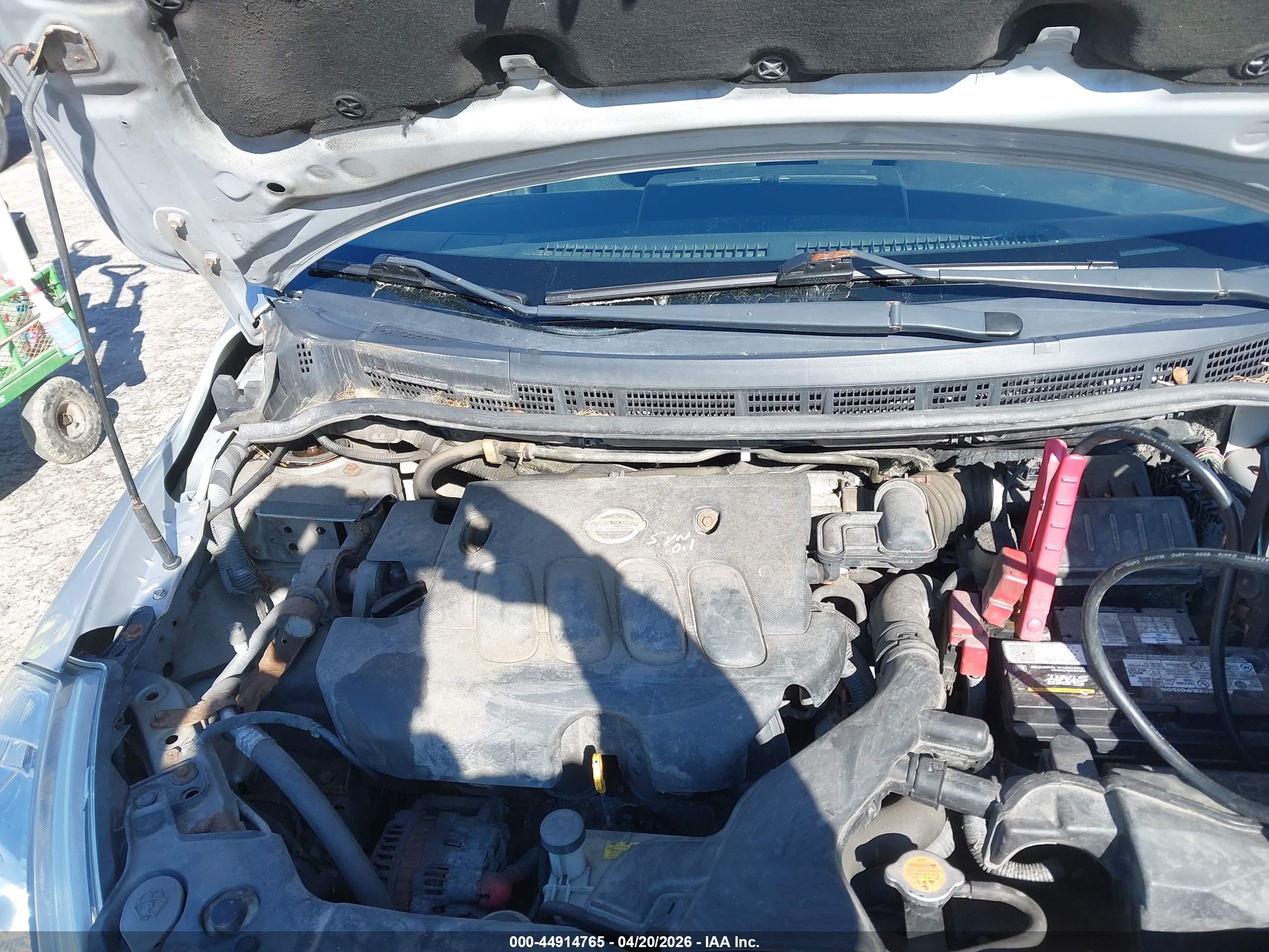 NISSAN VERSA image 10