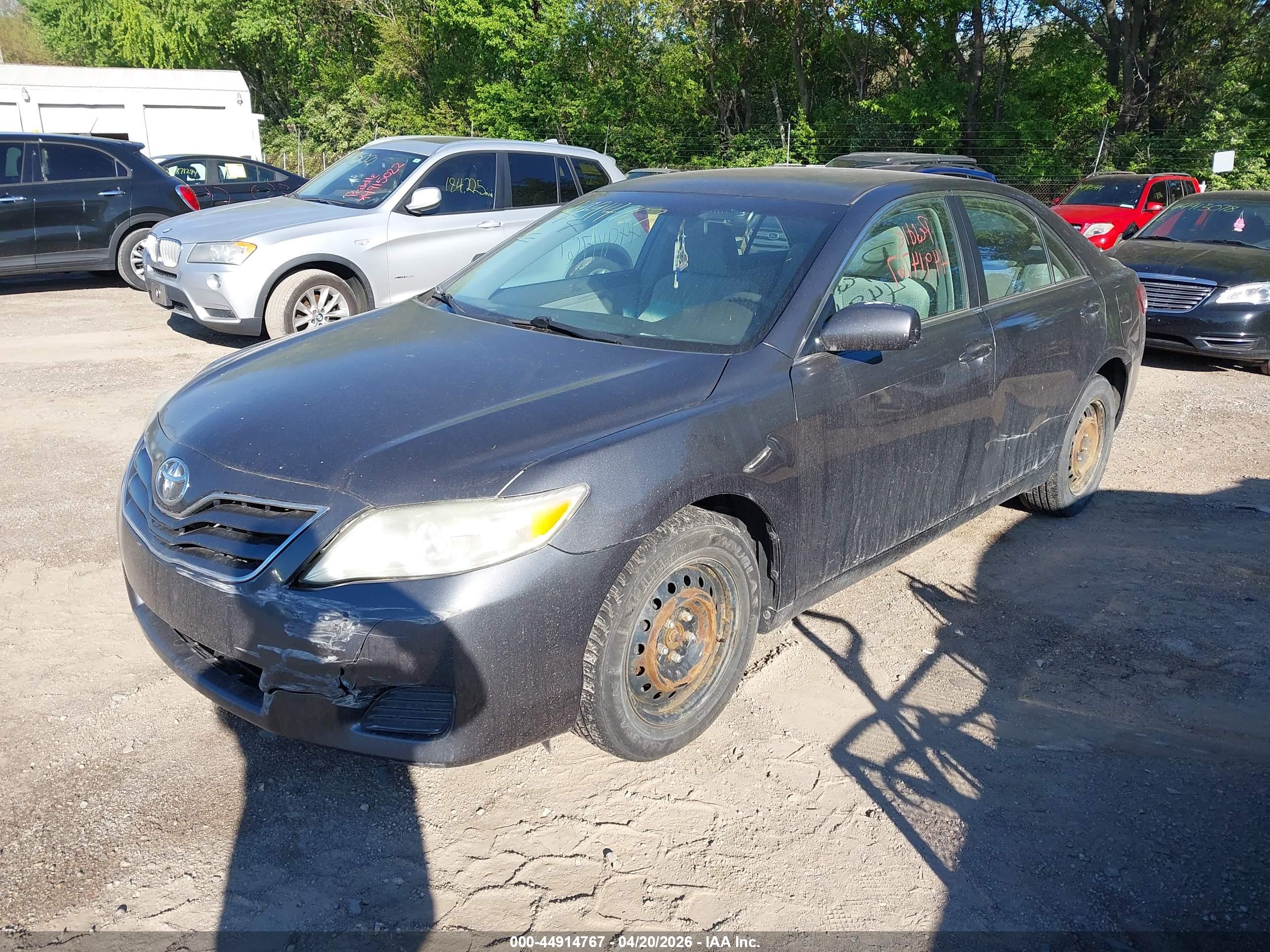 TOYOTA CAMRY image 2