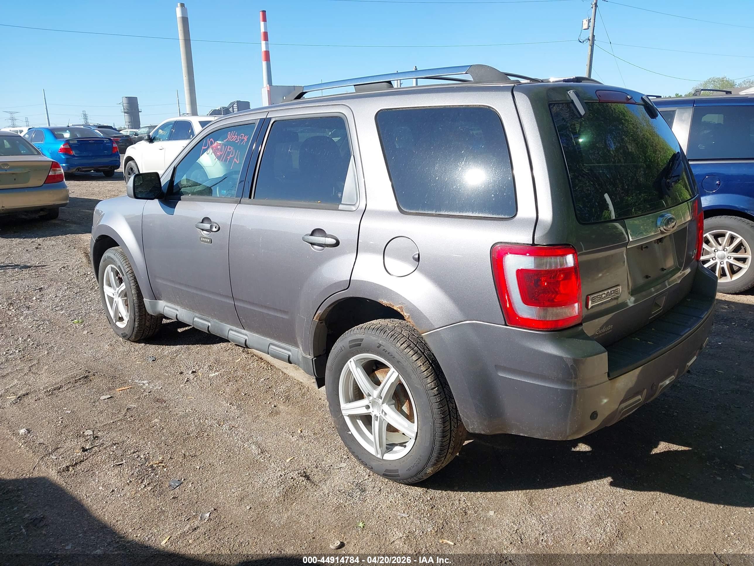 FORD ESCAPE image 3