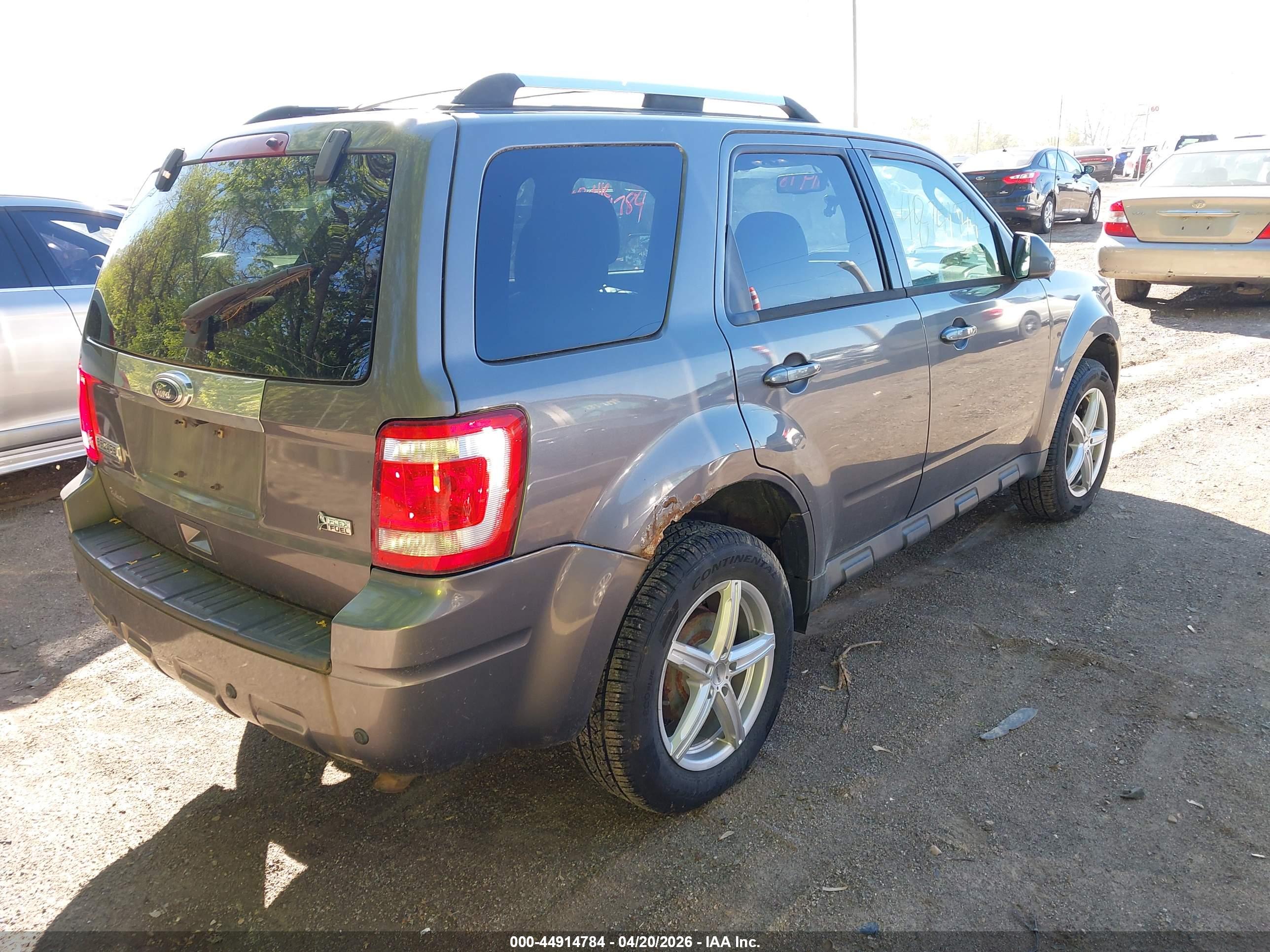 FORD ESCAPE image 4