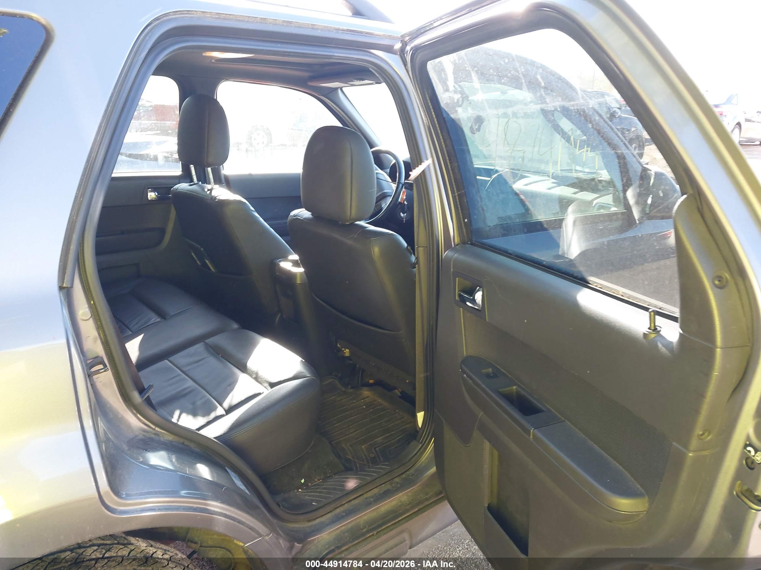 FORD ESCAPE image 8