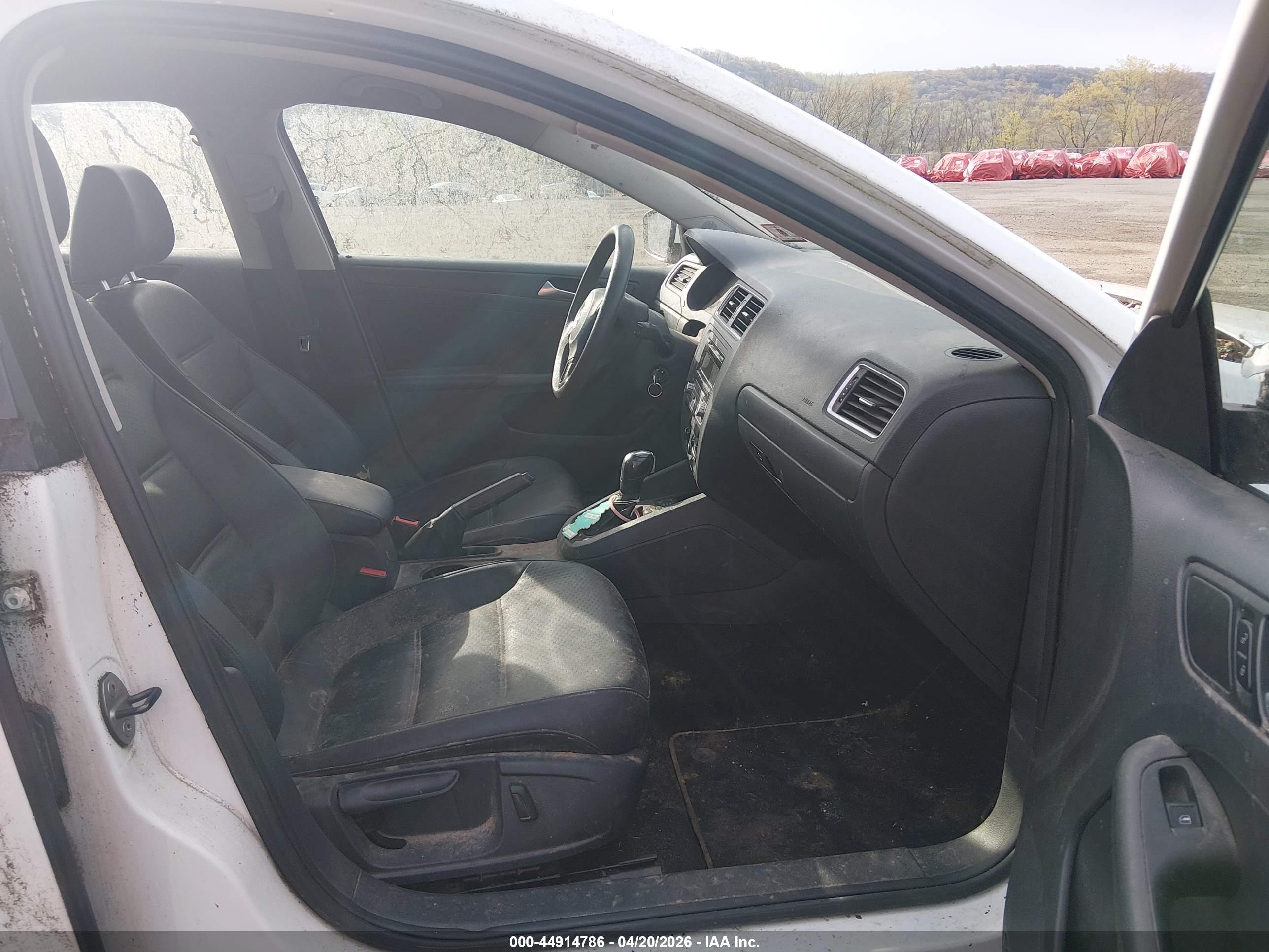 VOLKSWAGEN JETTA image 5