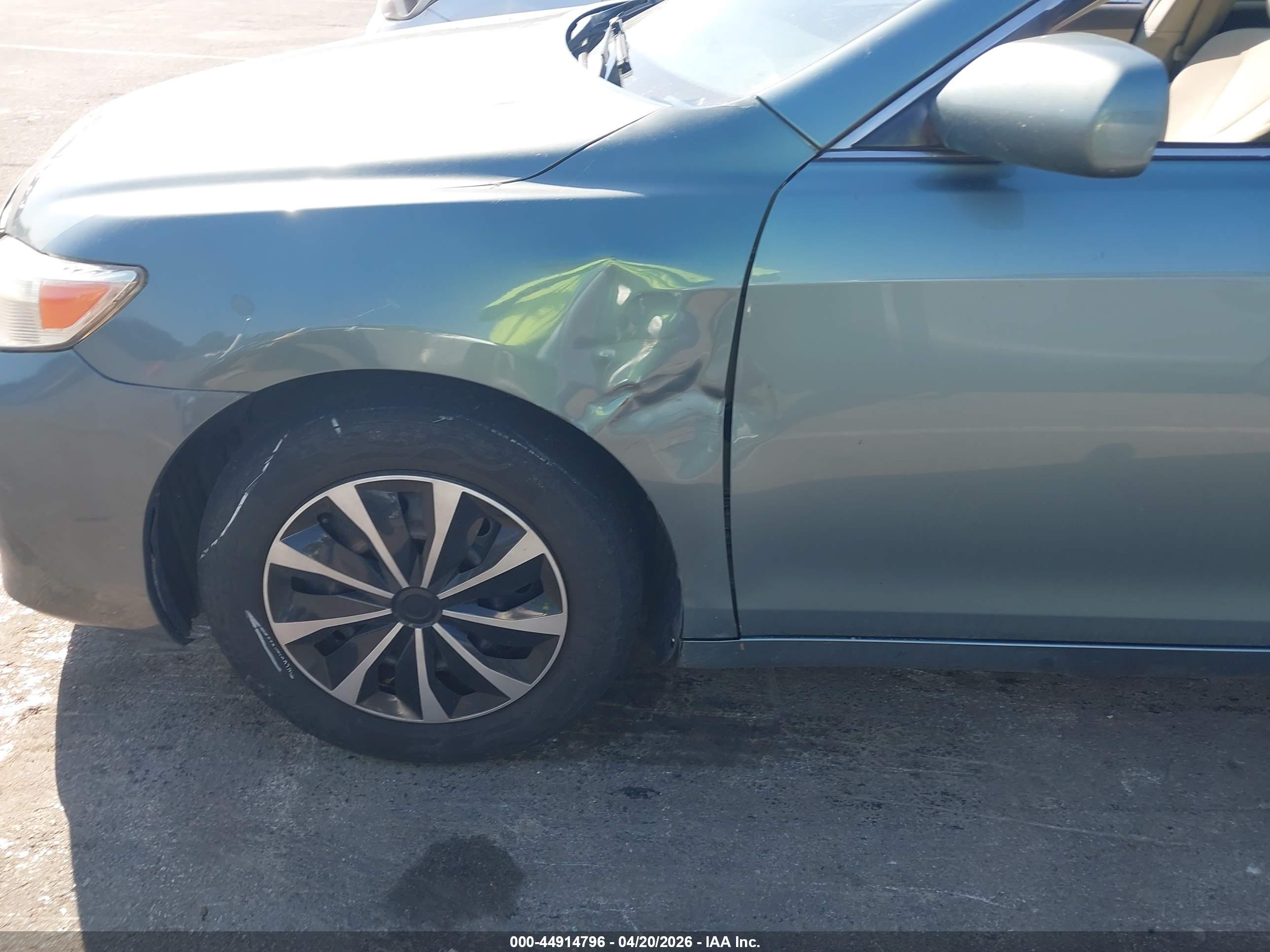 TOYOTA CAMRY image 6
