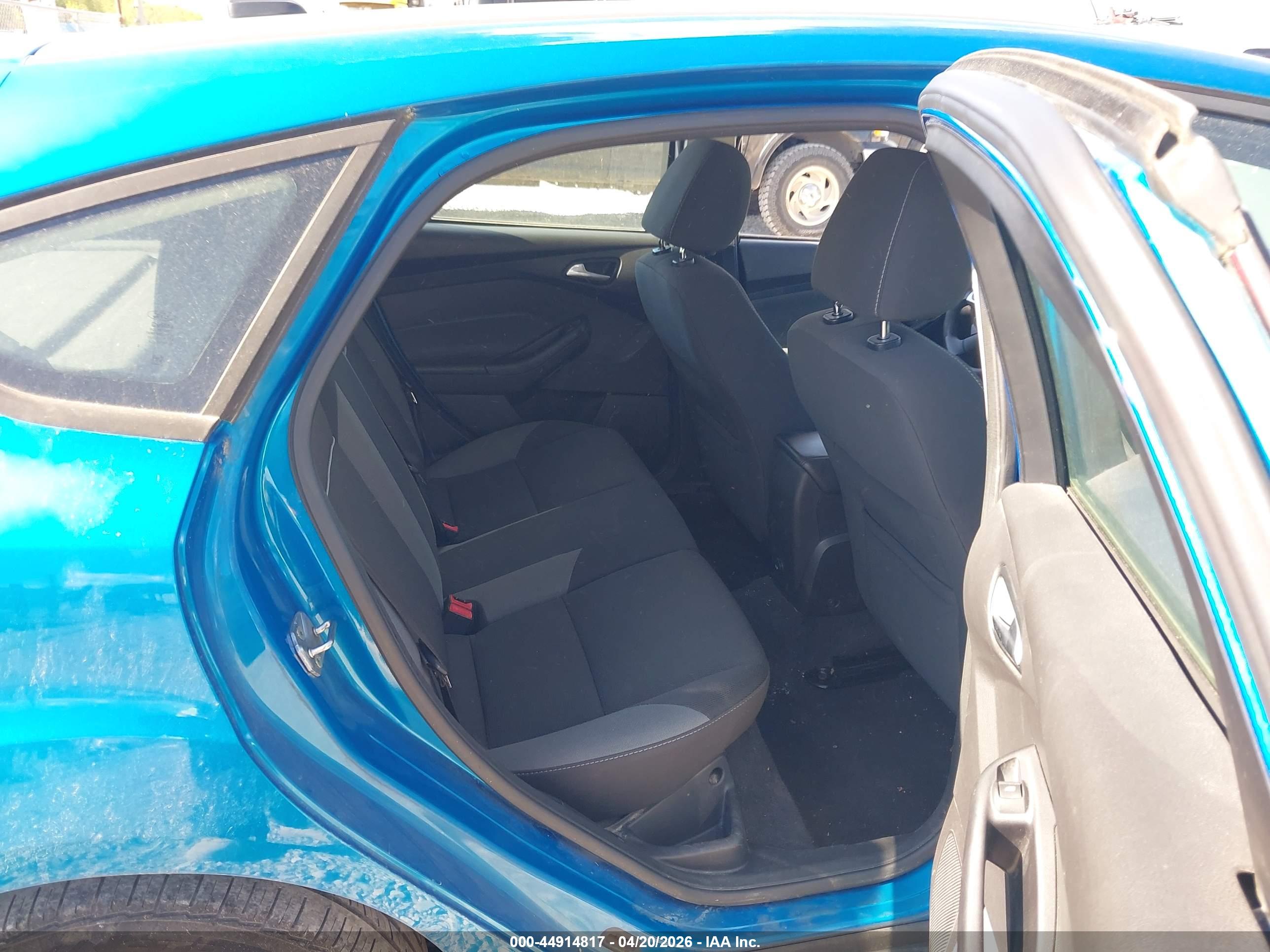 FORD FOCUS image 8