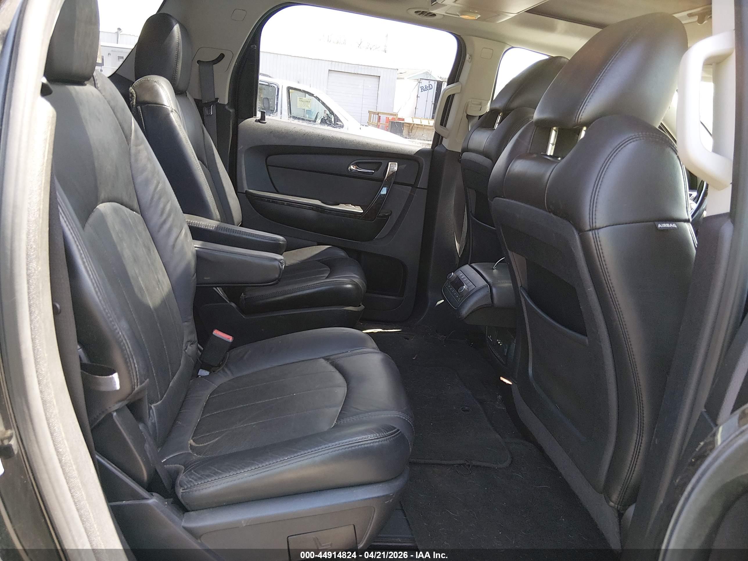 GMC ACADIA image 8