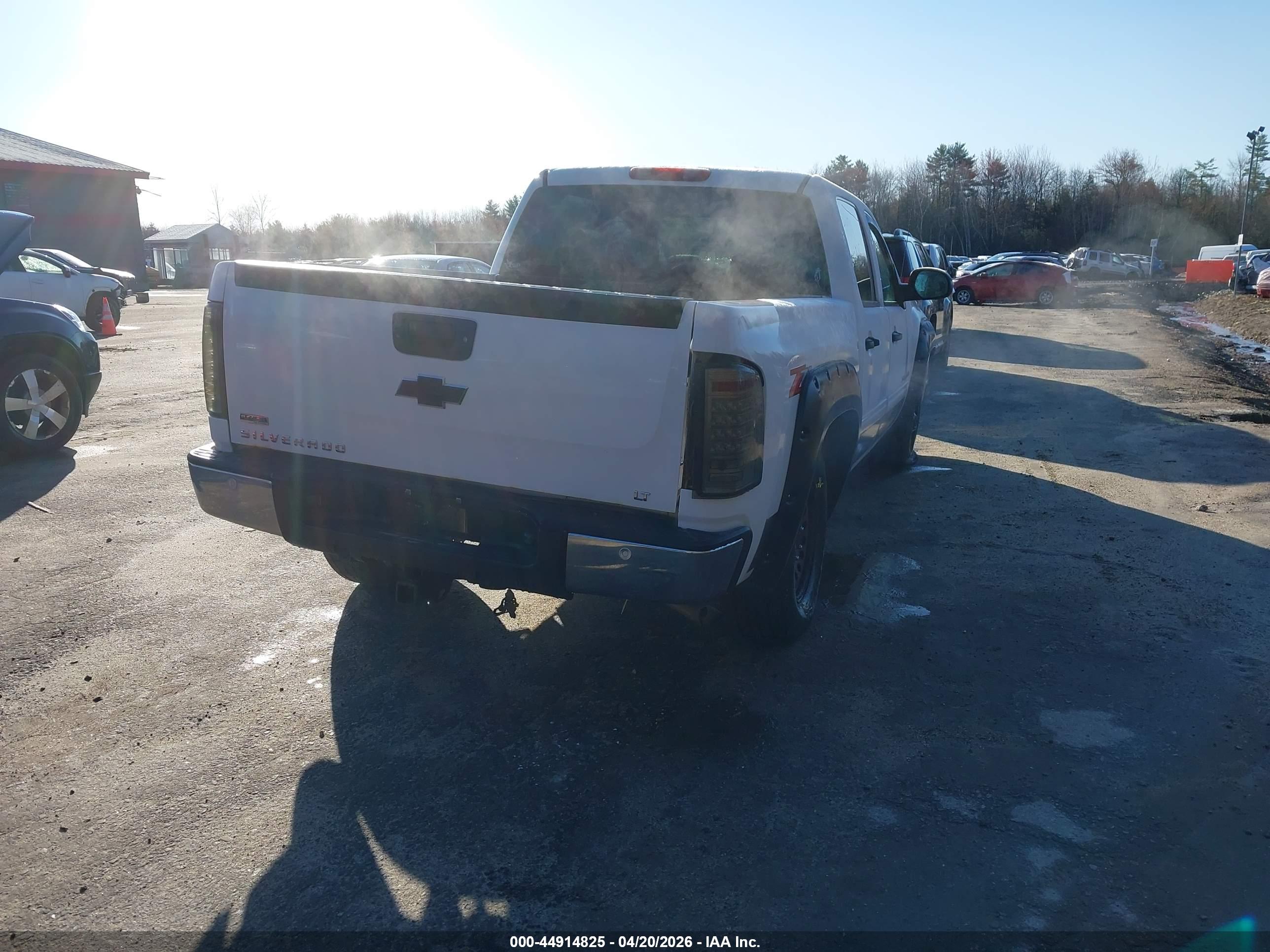 CHEVROLET SILVERADO image 4
