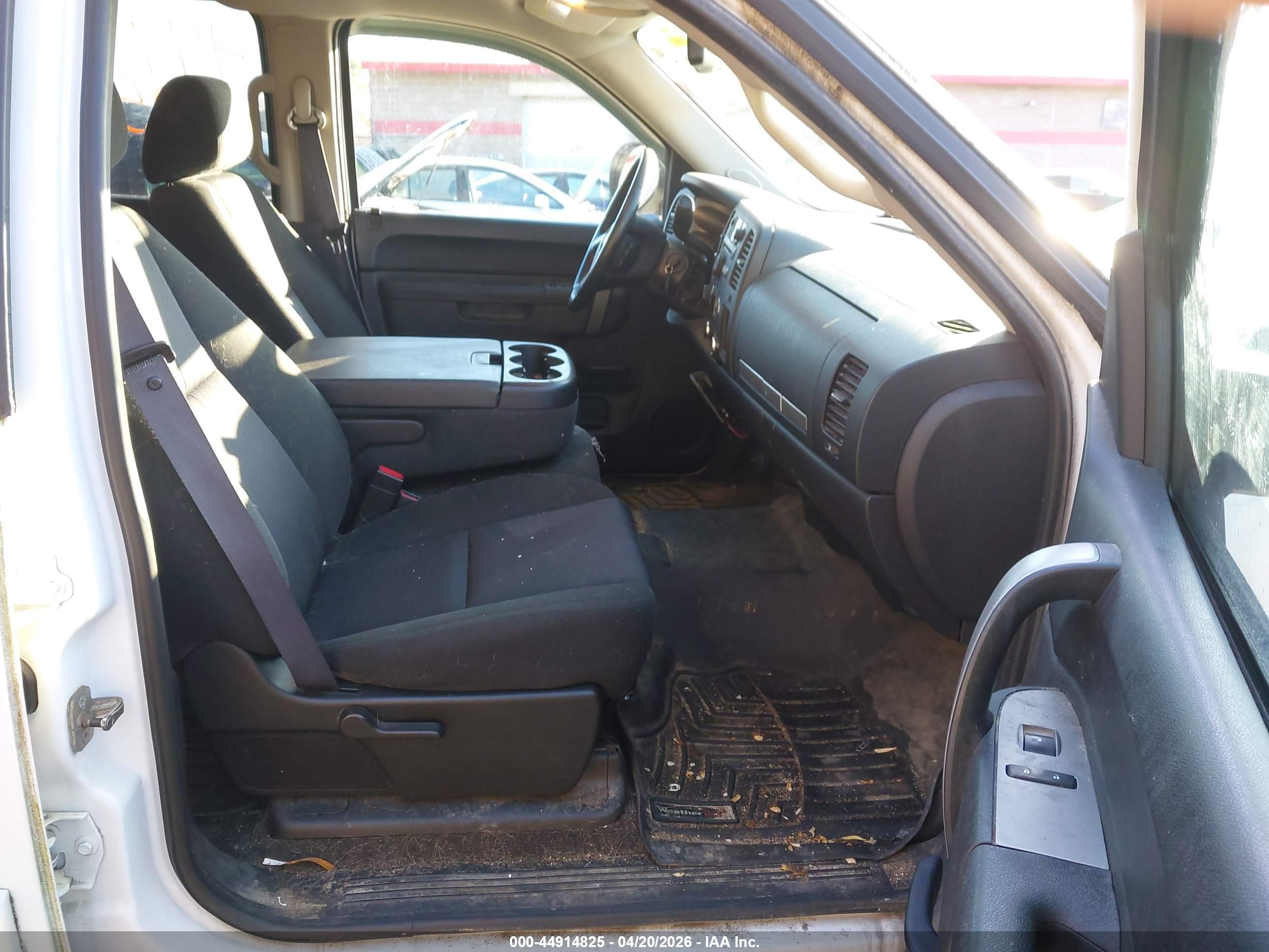 CHEVROLET SILVERADO image 5