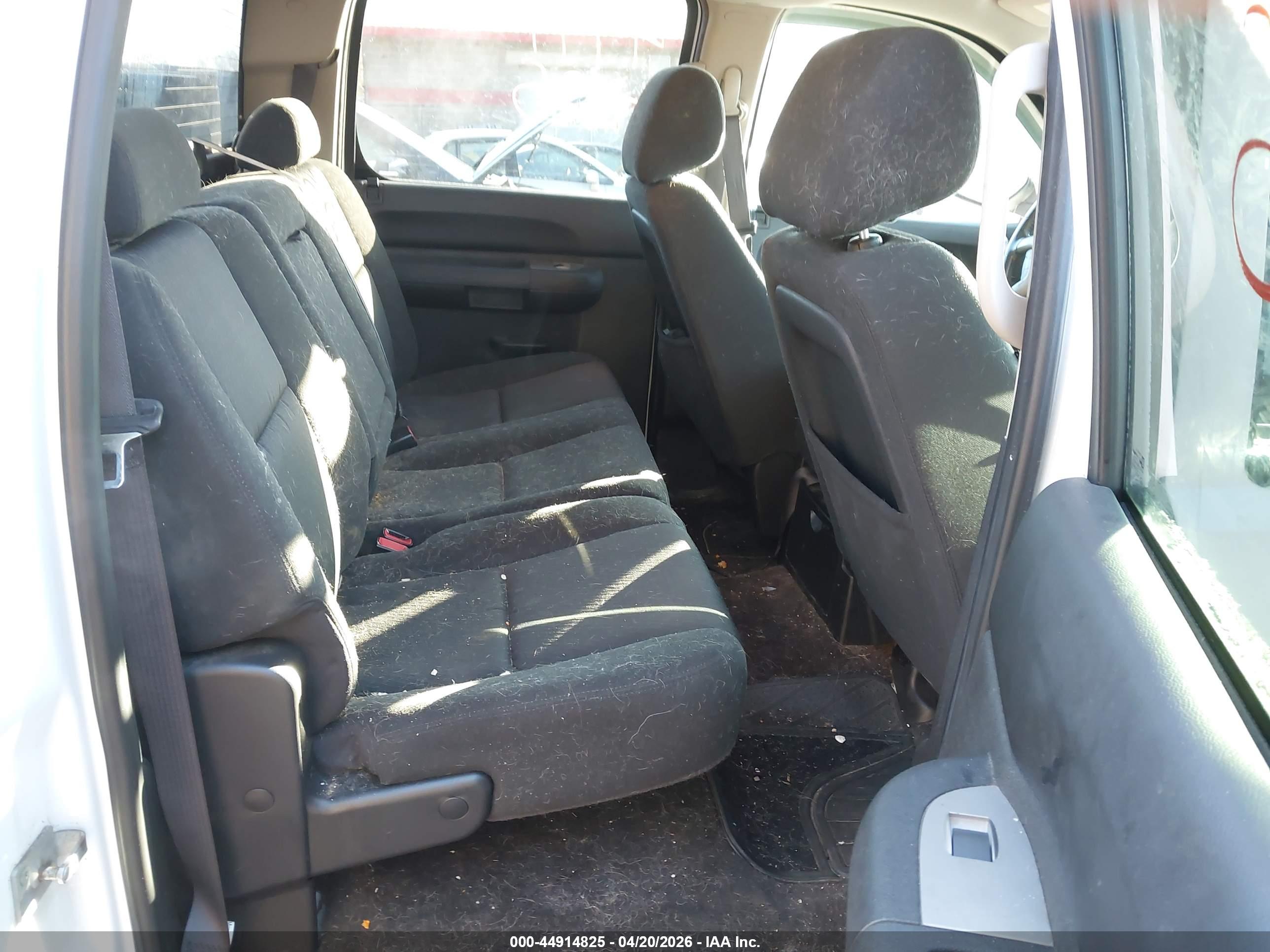 CHEVROLET SILVERADO image 8