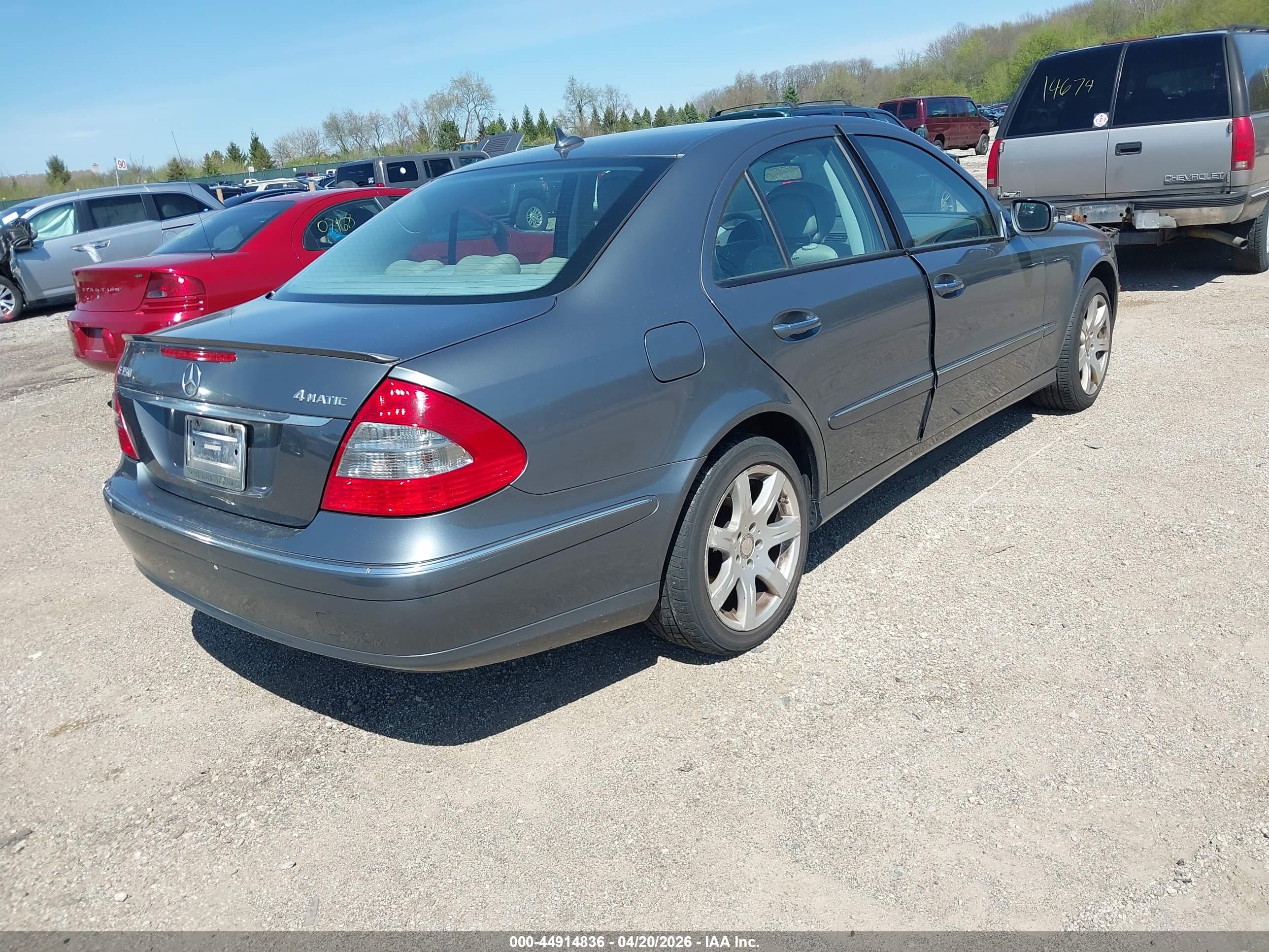MERCEDES-BENZ E image 4