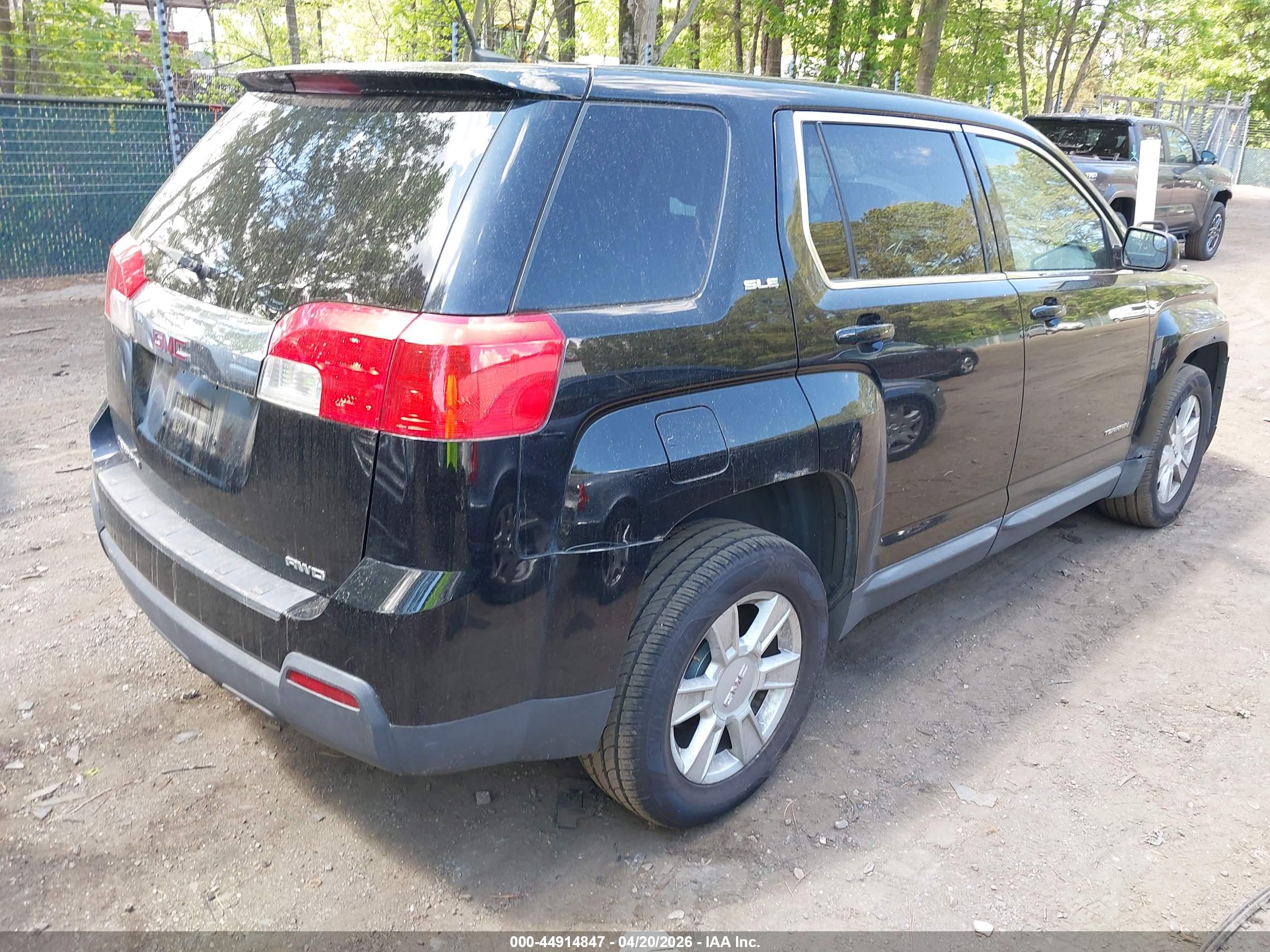 GMC TERRAIN image 4