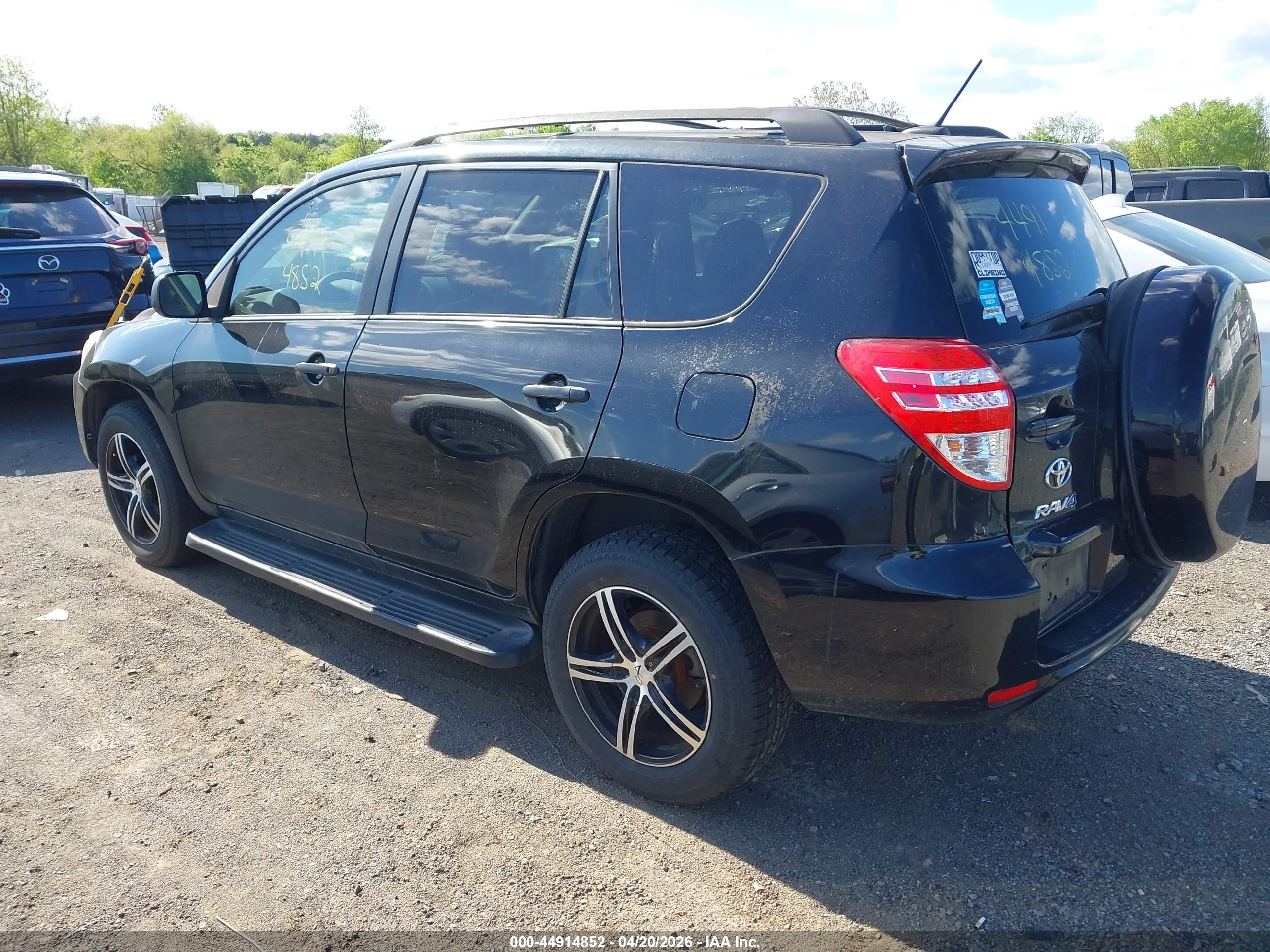 TOYOTA RAV4 image 3