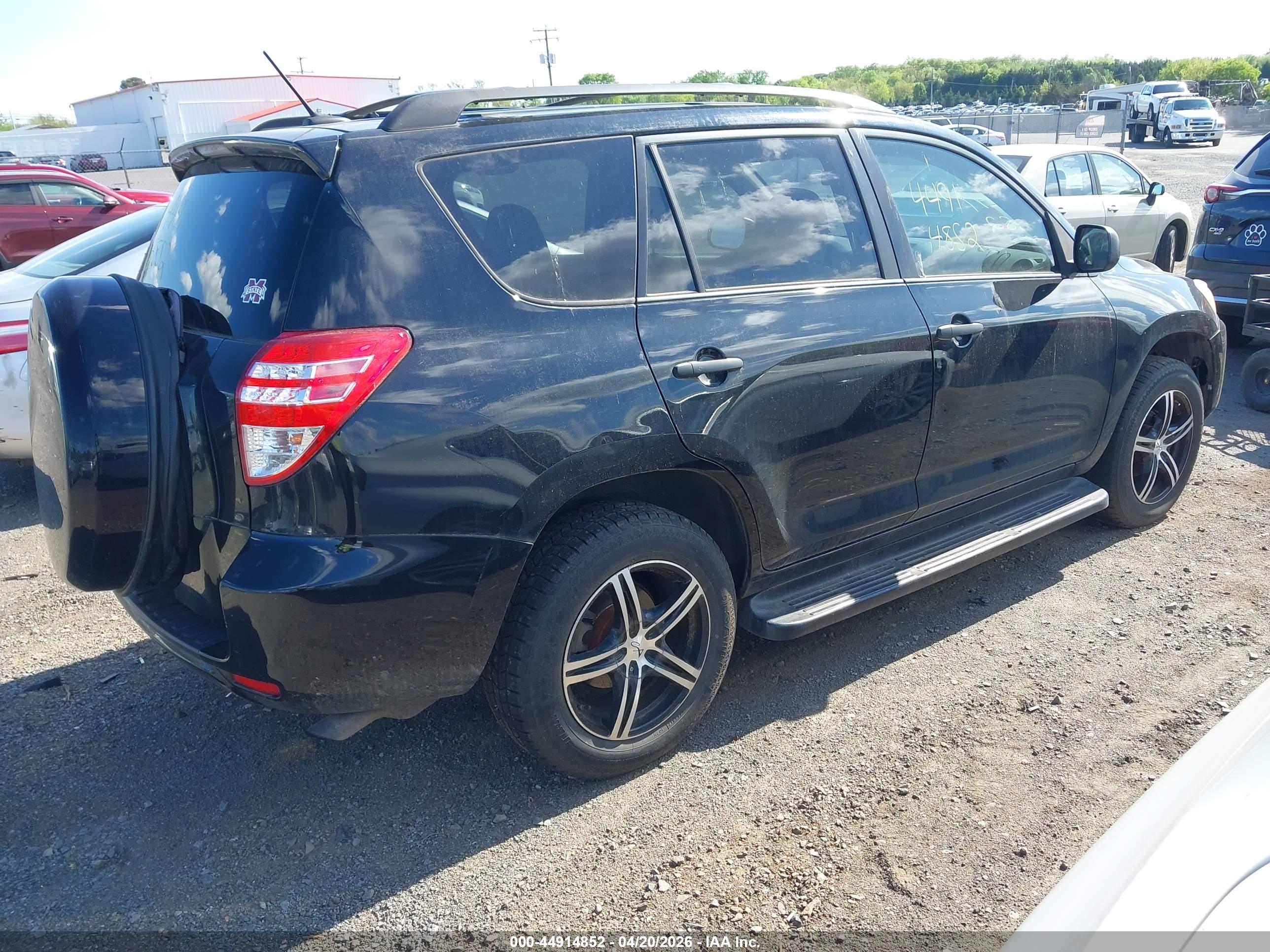 TOYOTA RAV4 image 4