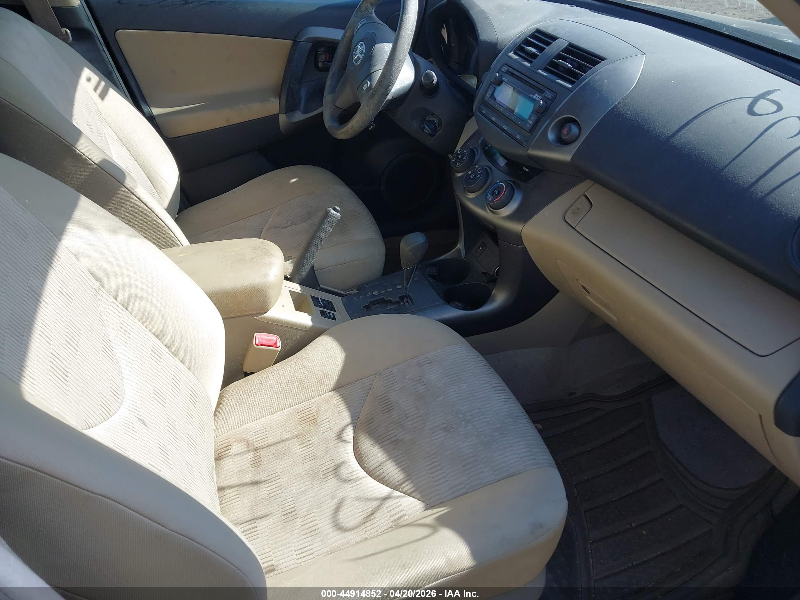 TOYOTA RAV4 image 5