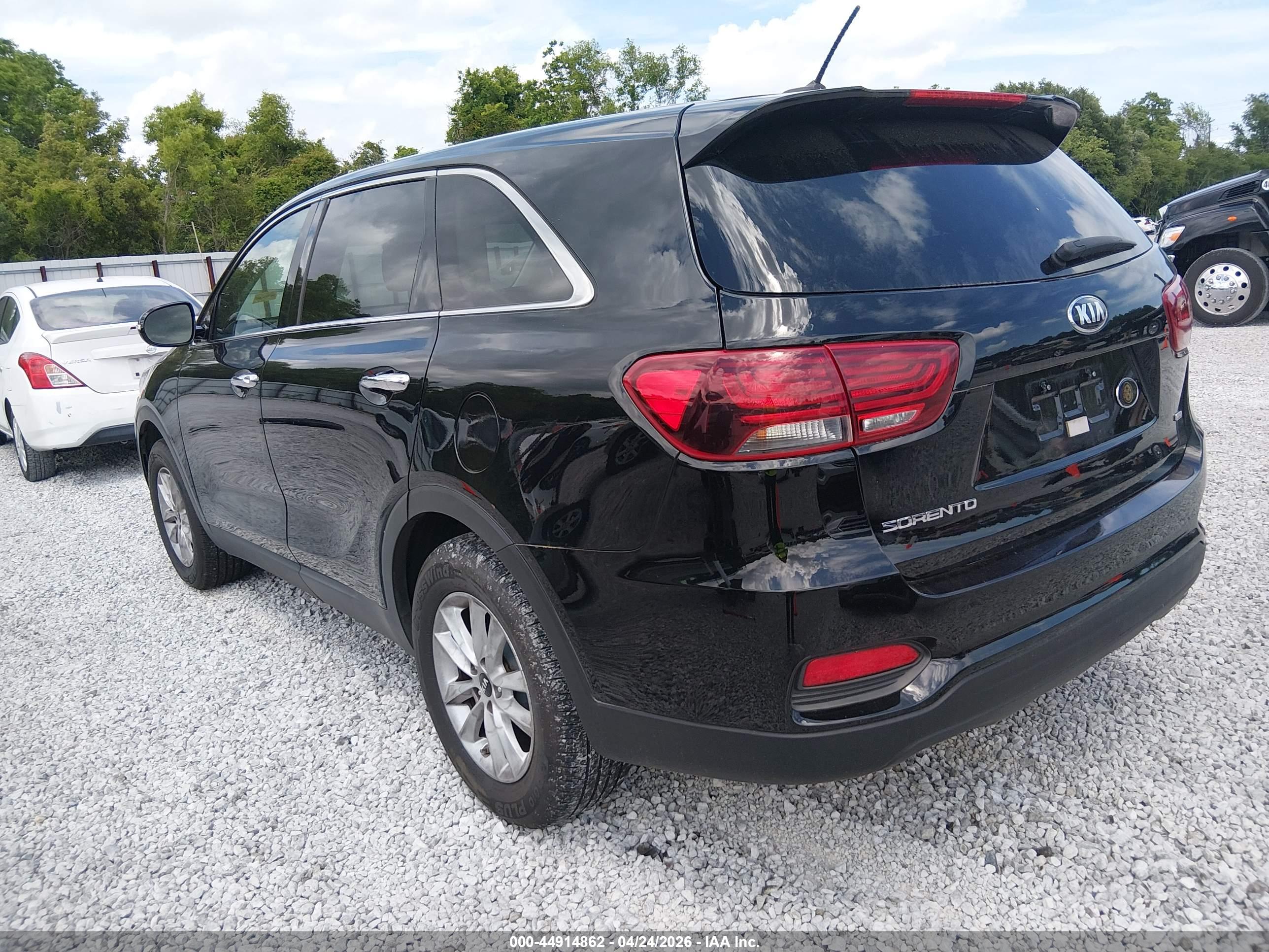 KIA SORENTO image 3