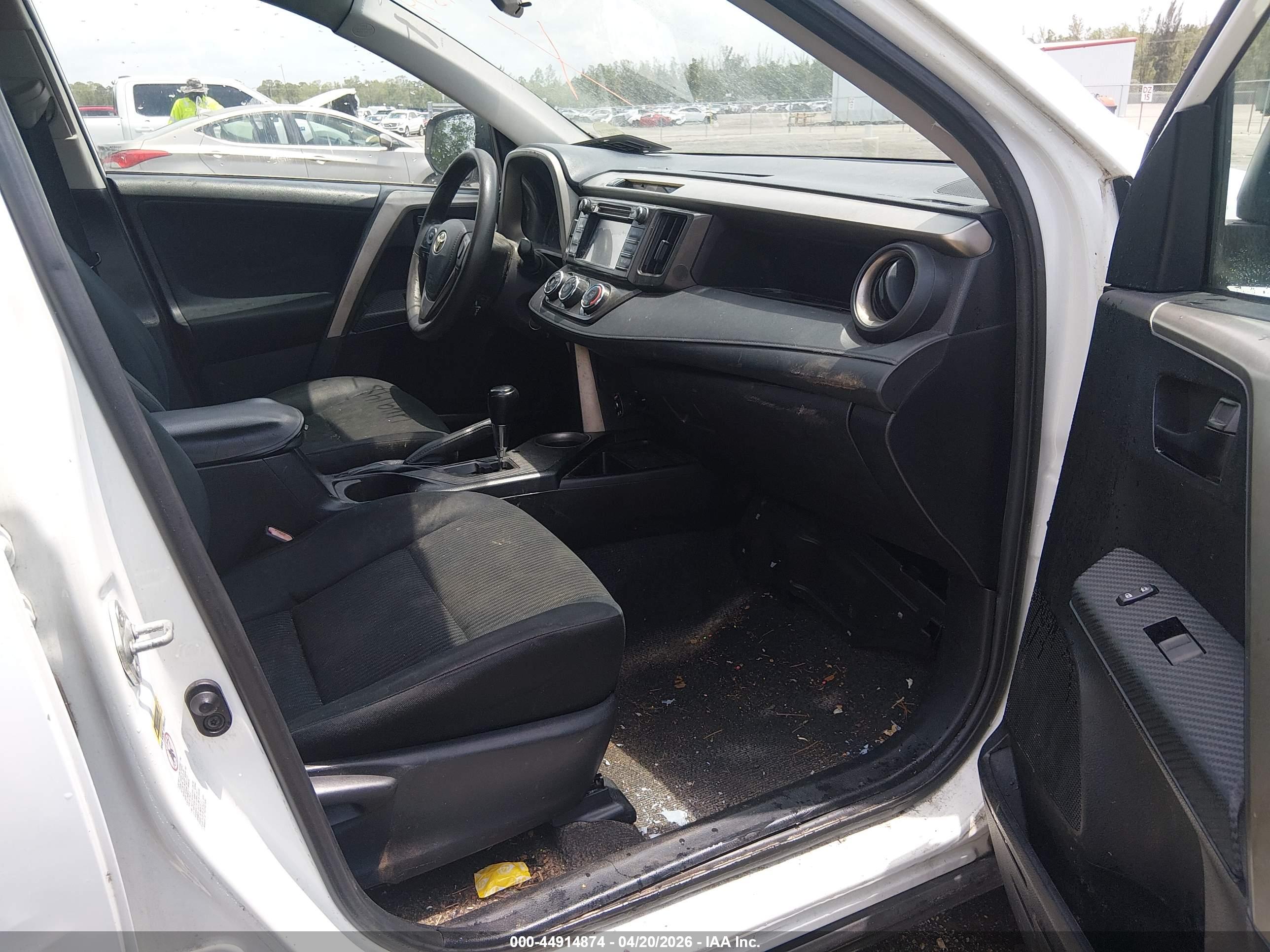 TOYOTA RAV4 image 5