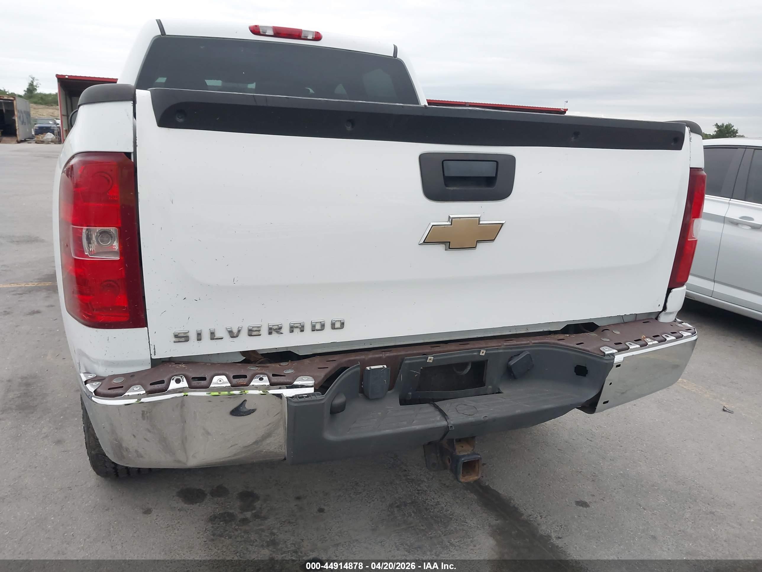CHEVROLET SILVERADO image 6