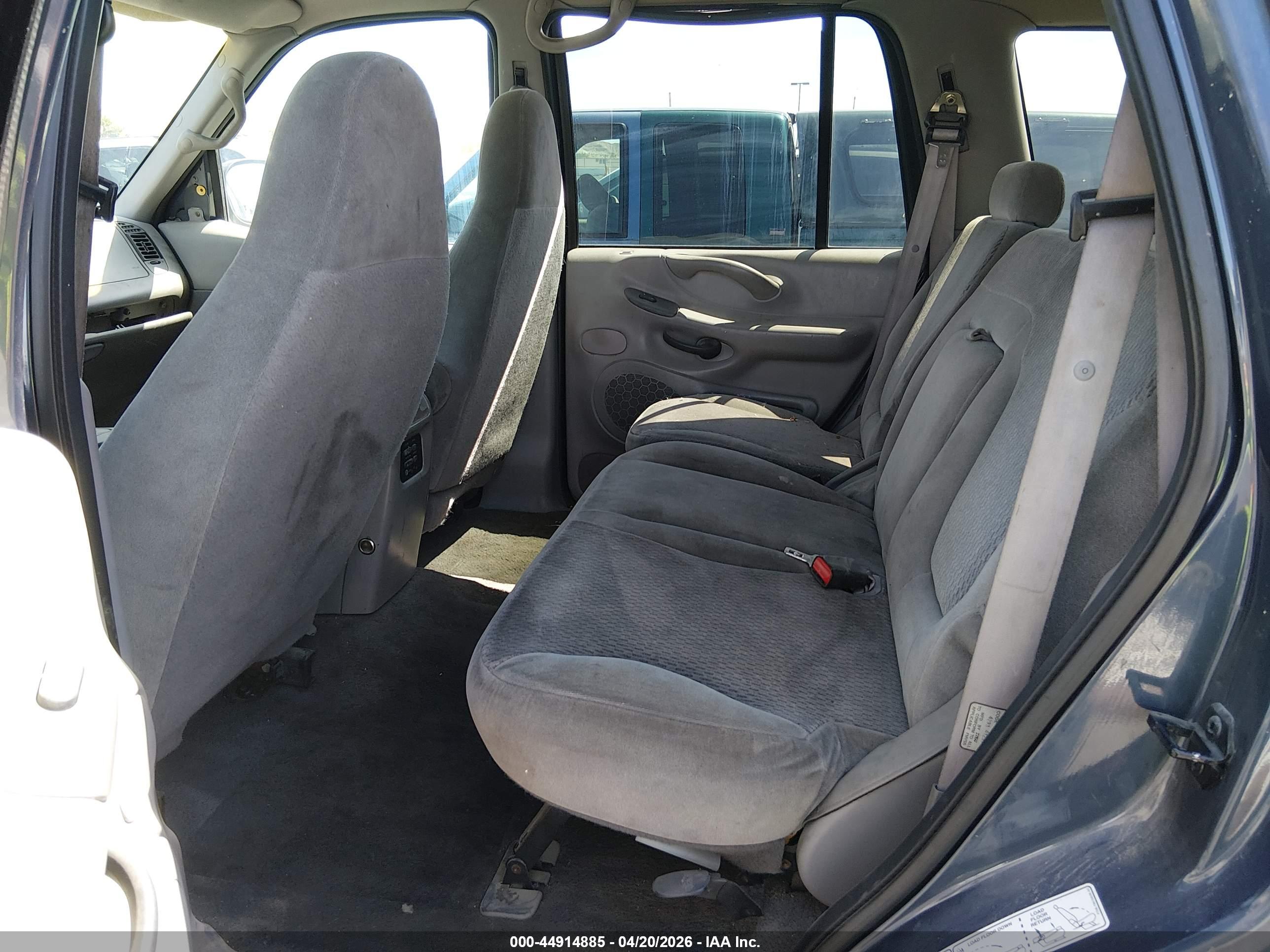 FORD EXPEDITION image 8