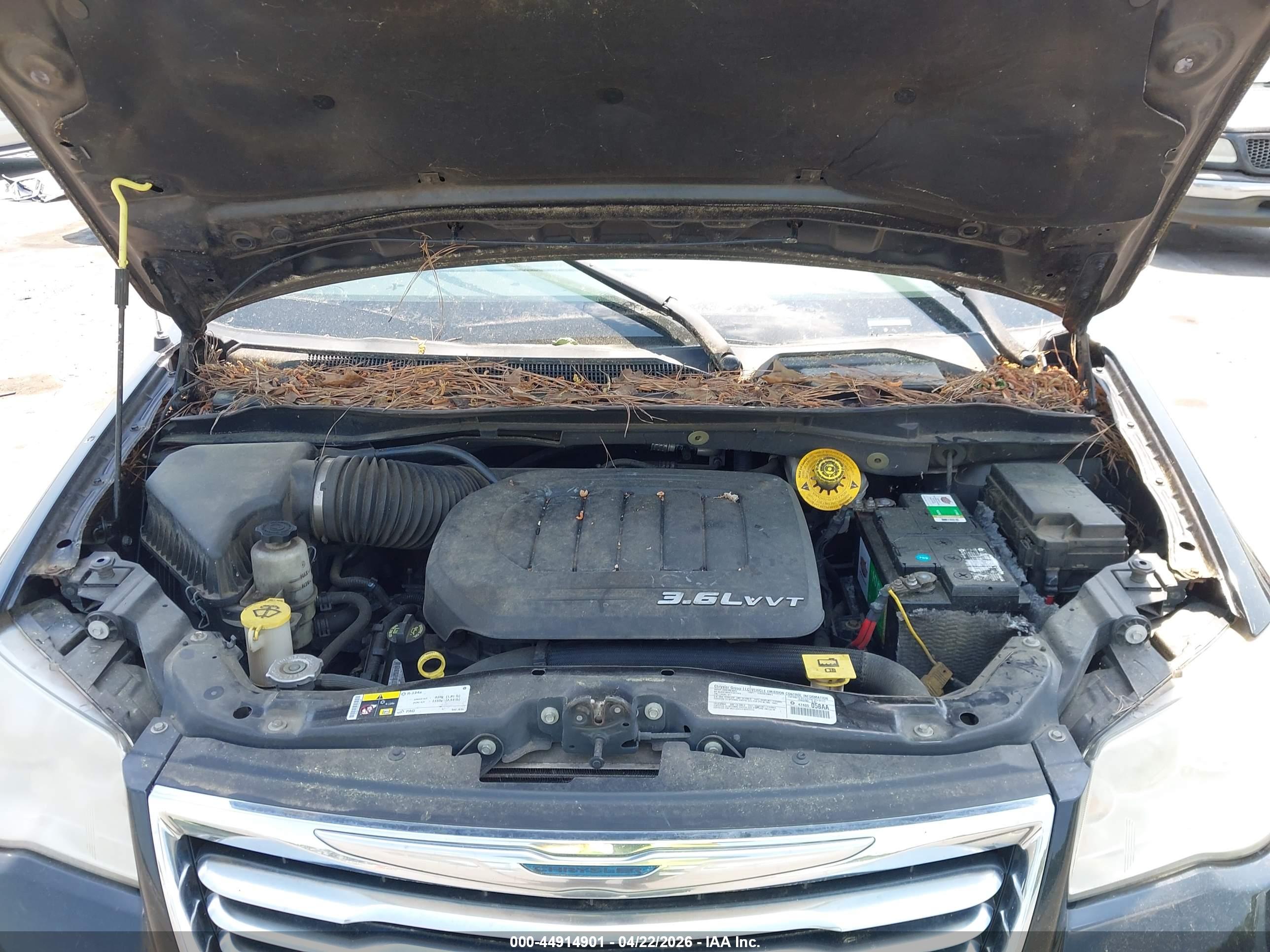 CHRYSLER TOWN image 10