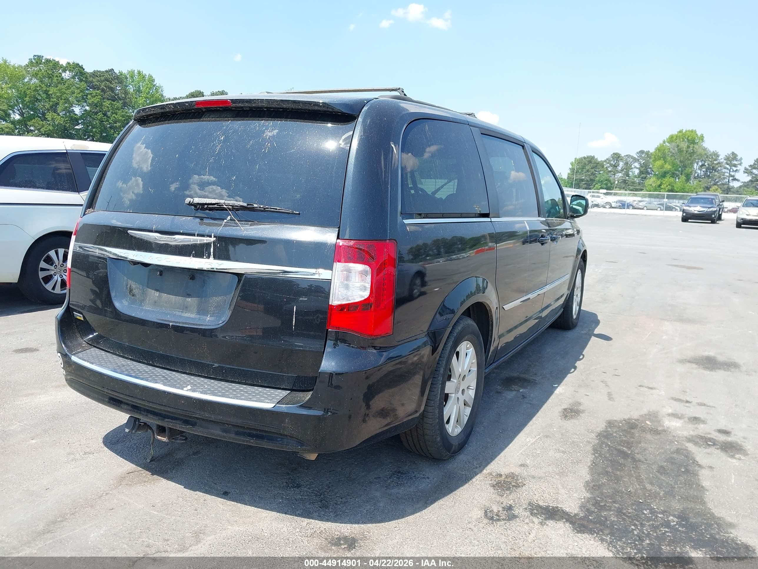 CHRYSLER TOWN image 4