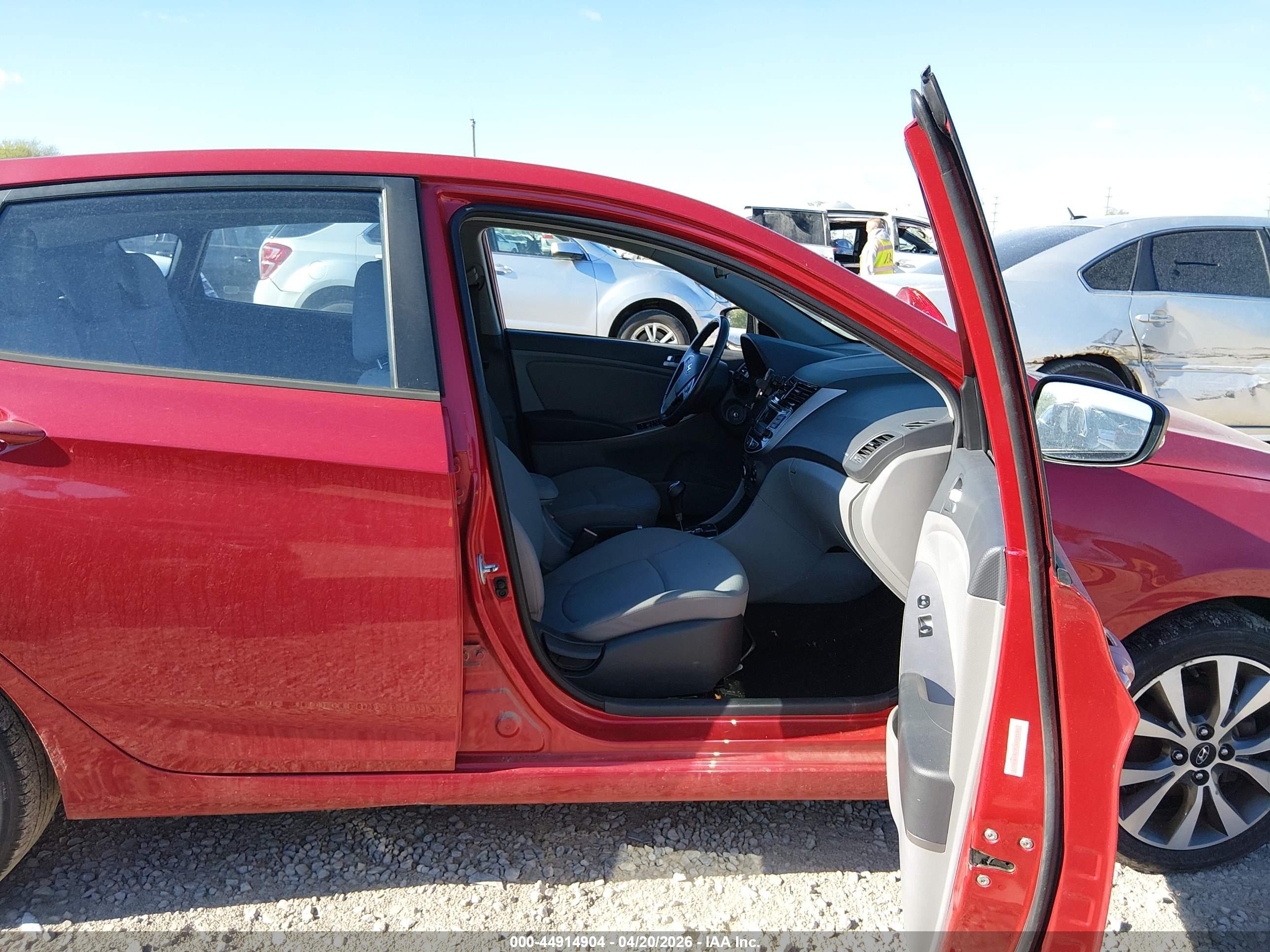 HYUNDAI ACCENT image 5