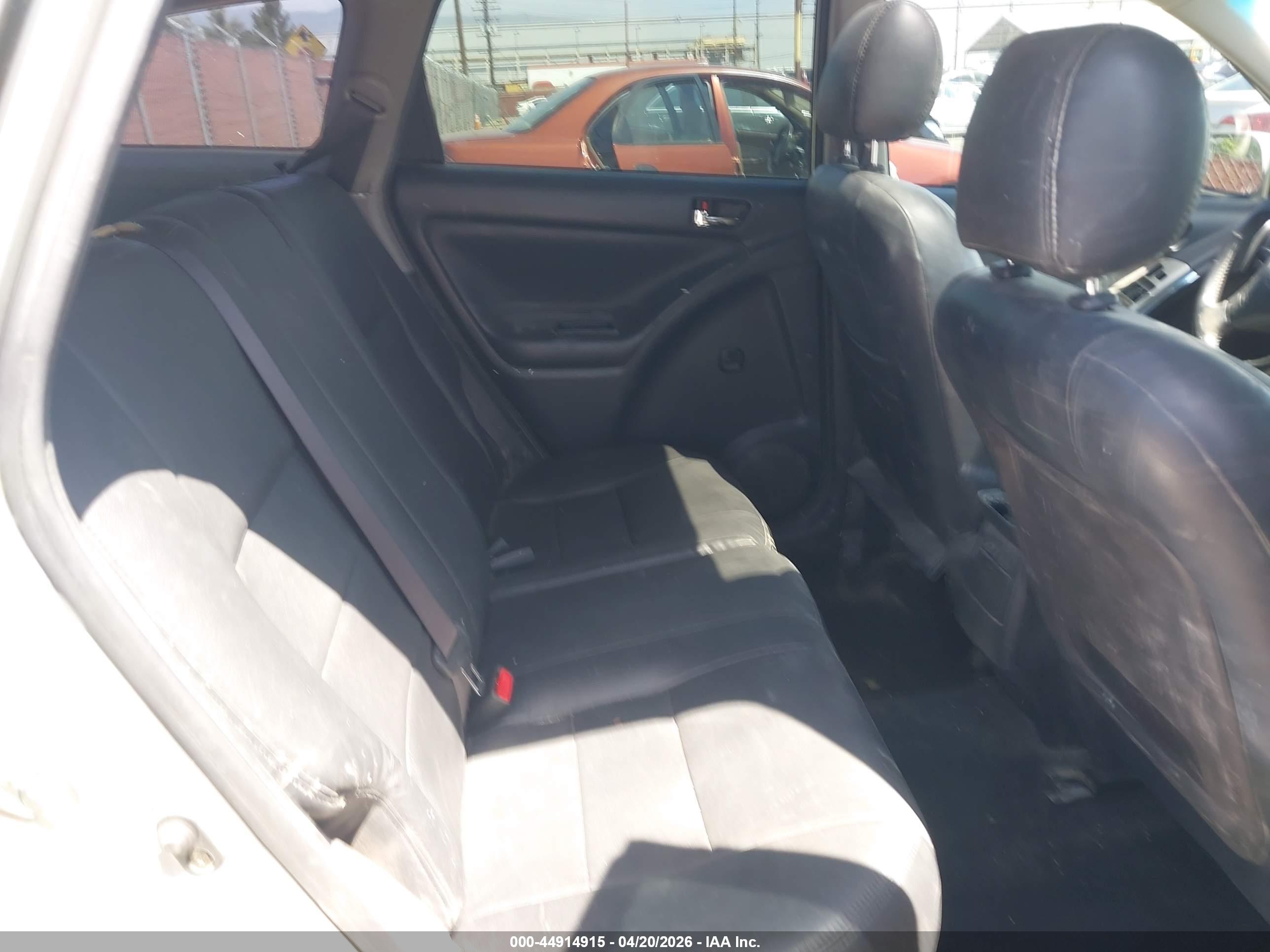 TOYOTA MATRIX image 8