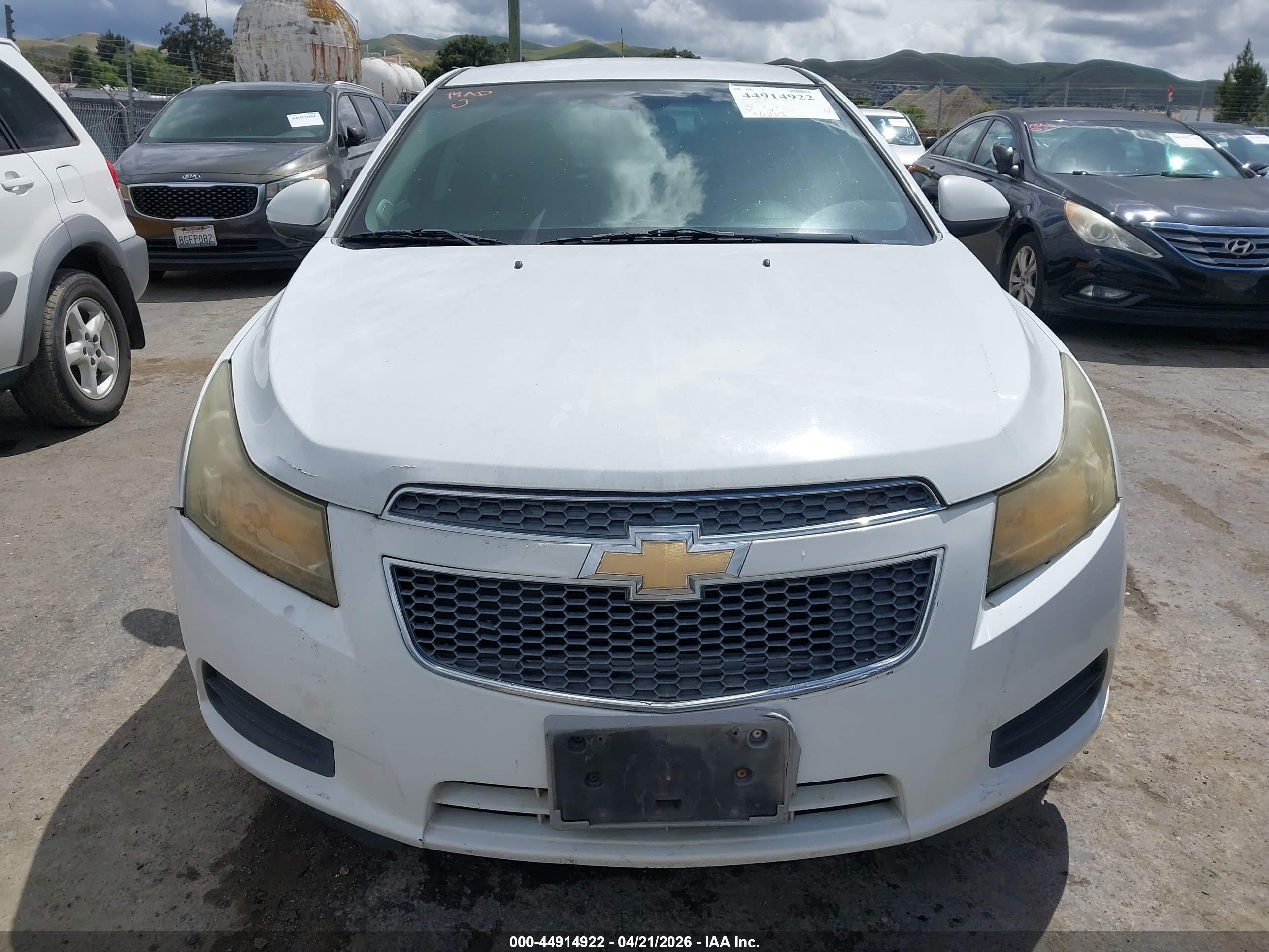 CHEVROLET CRUZE image 6