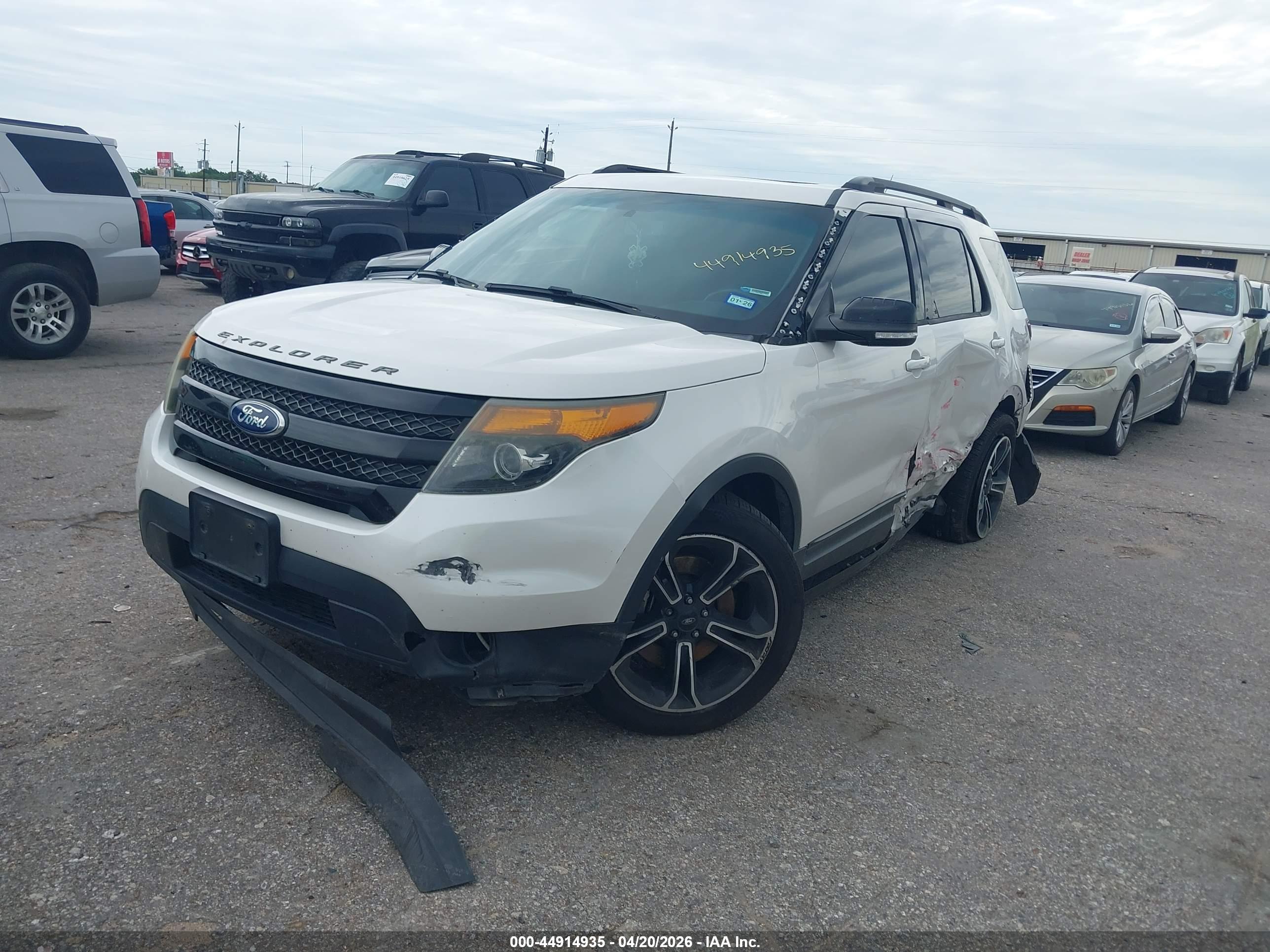 FORD EXPLORER image 2