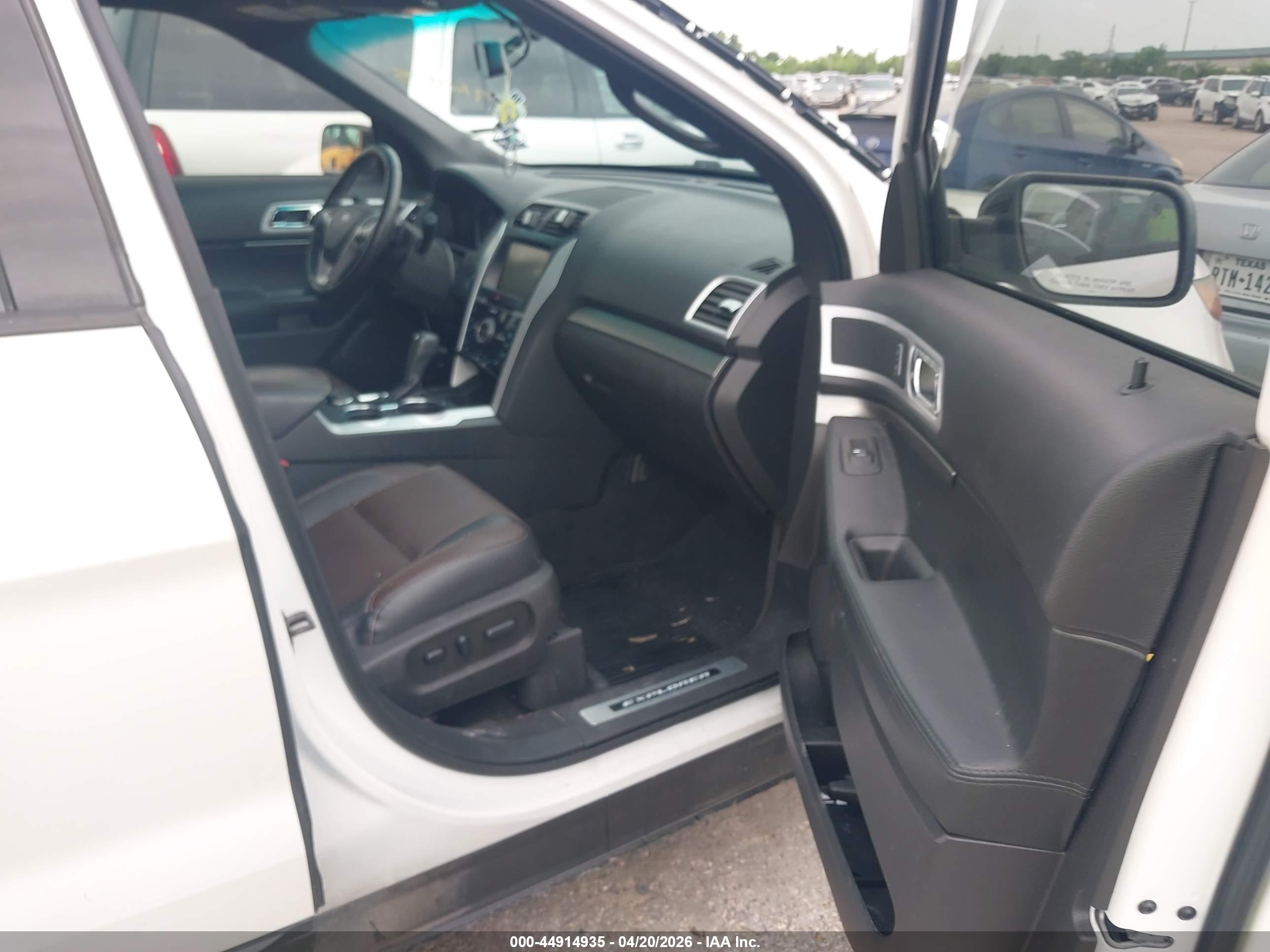 FORD EXPLORER image 5
