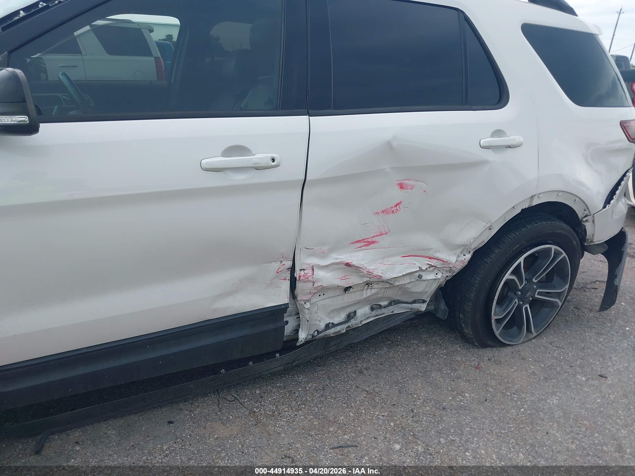 FORD EXPLORER image 6