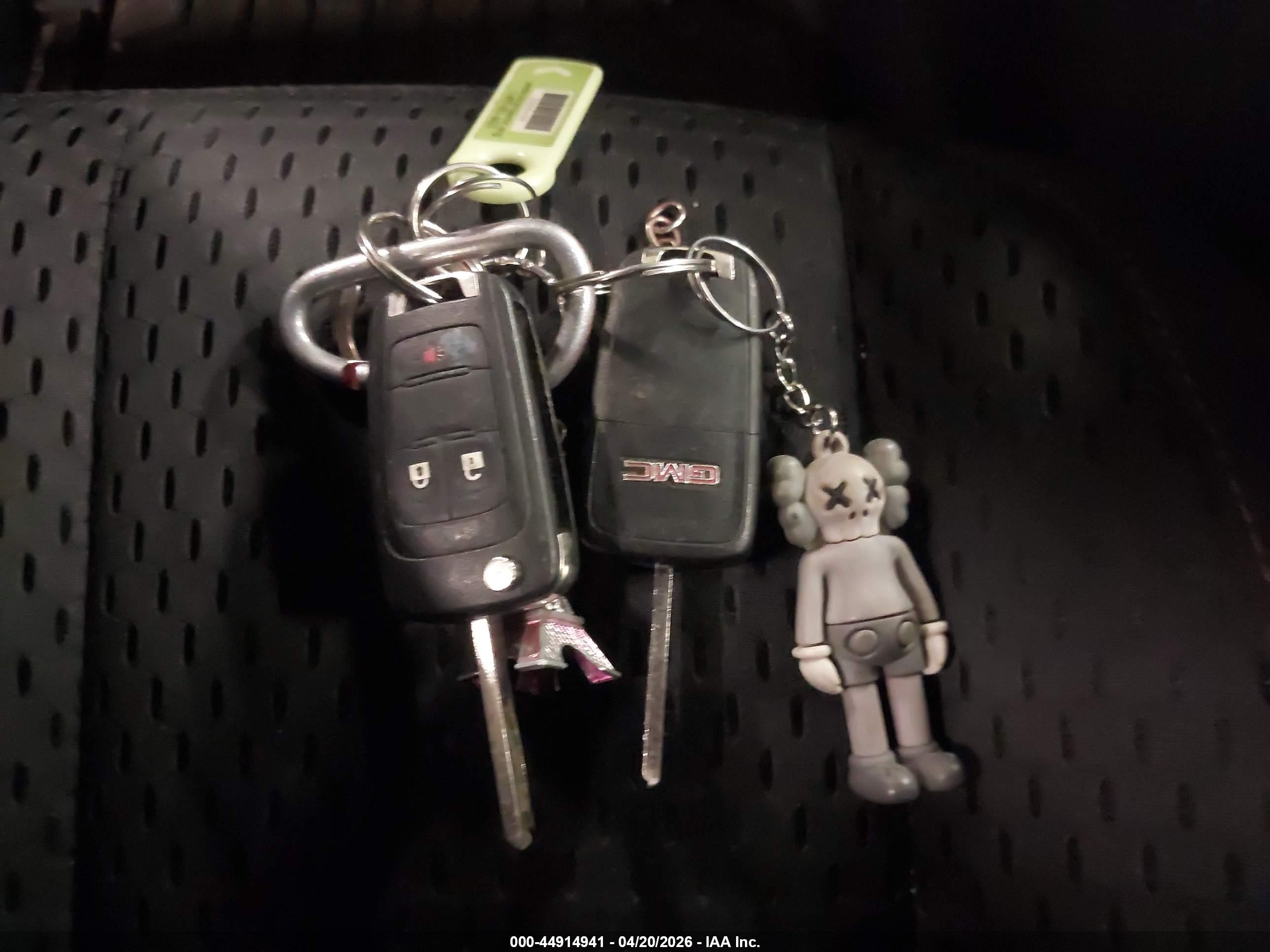 GMC TERRAIN image 11