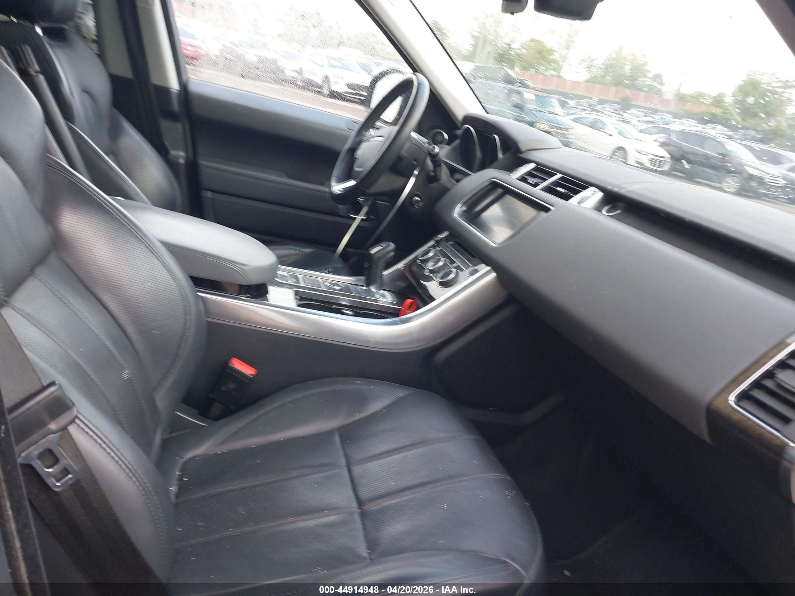 LAND ROVER image 5