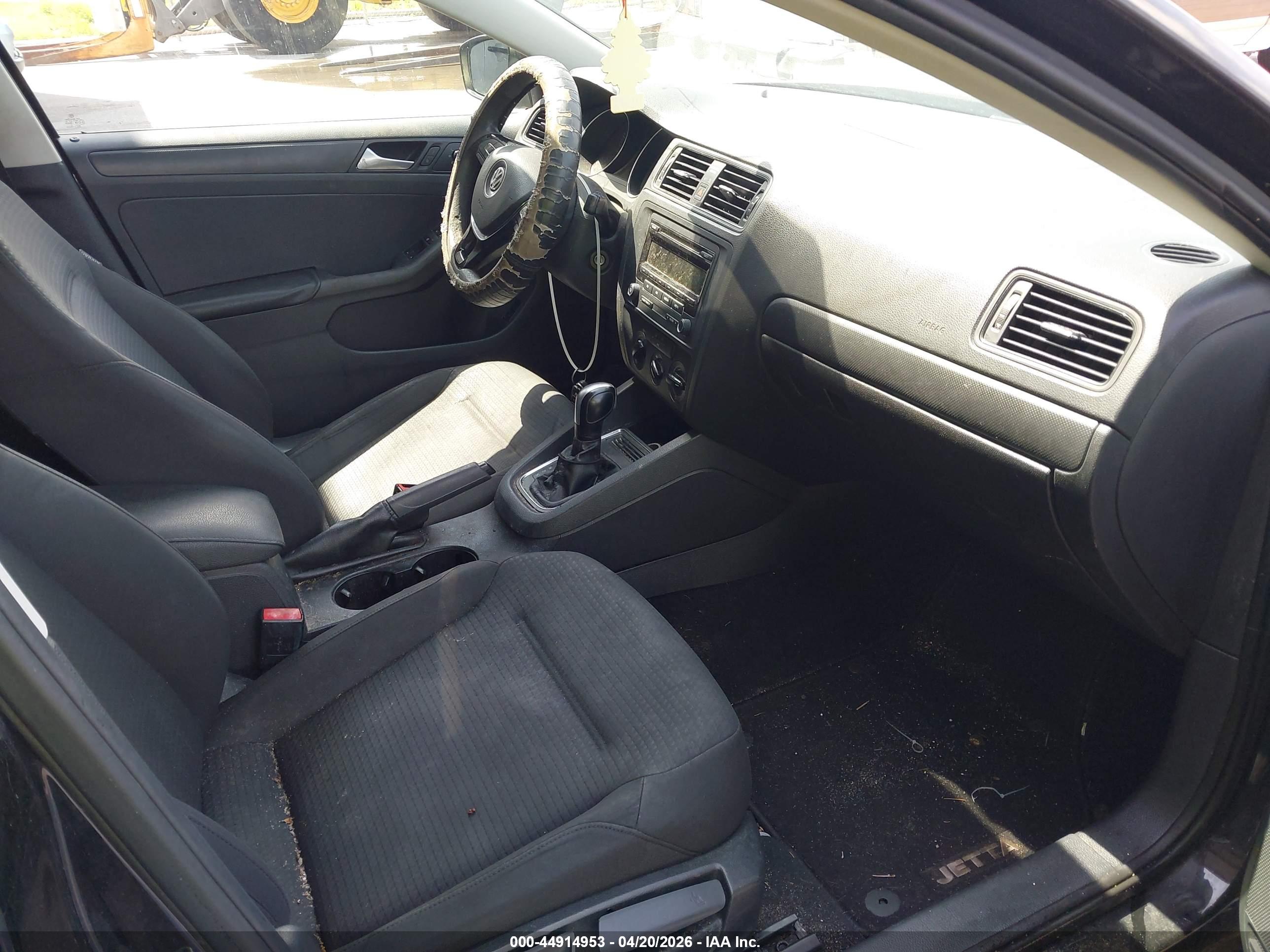 VOLKSWAGEN JETTA image 5