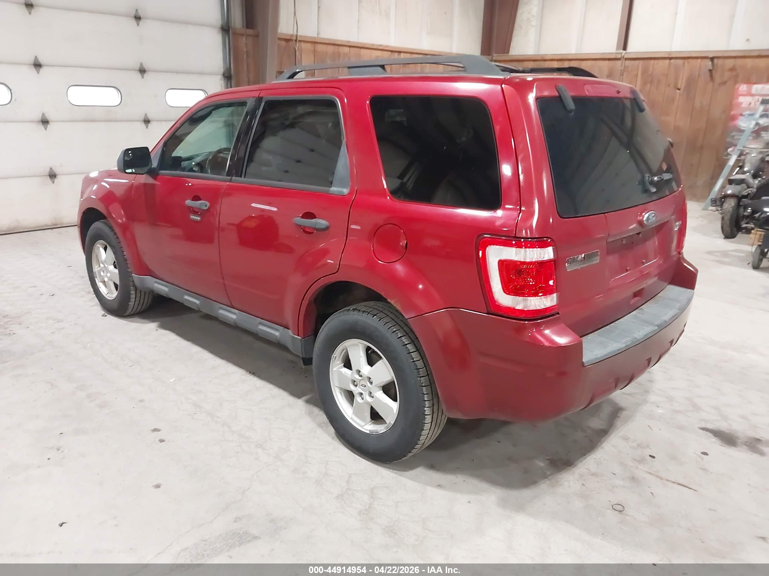 FORD ESCAPE image 3