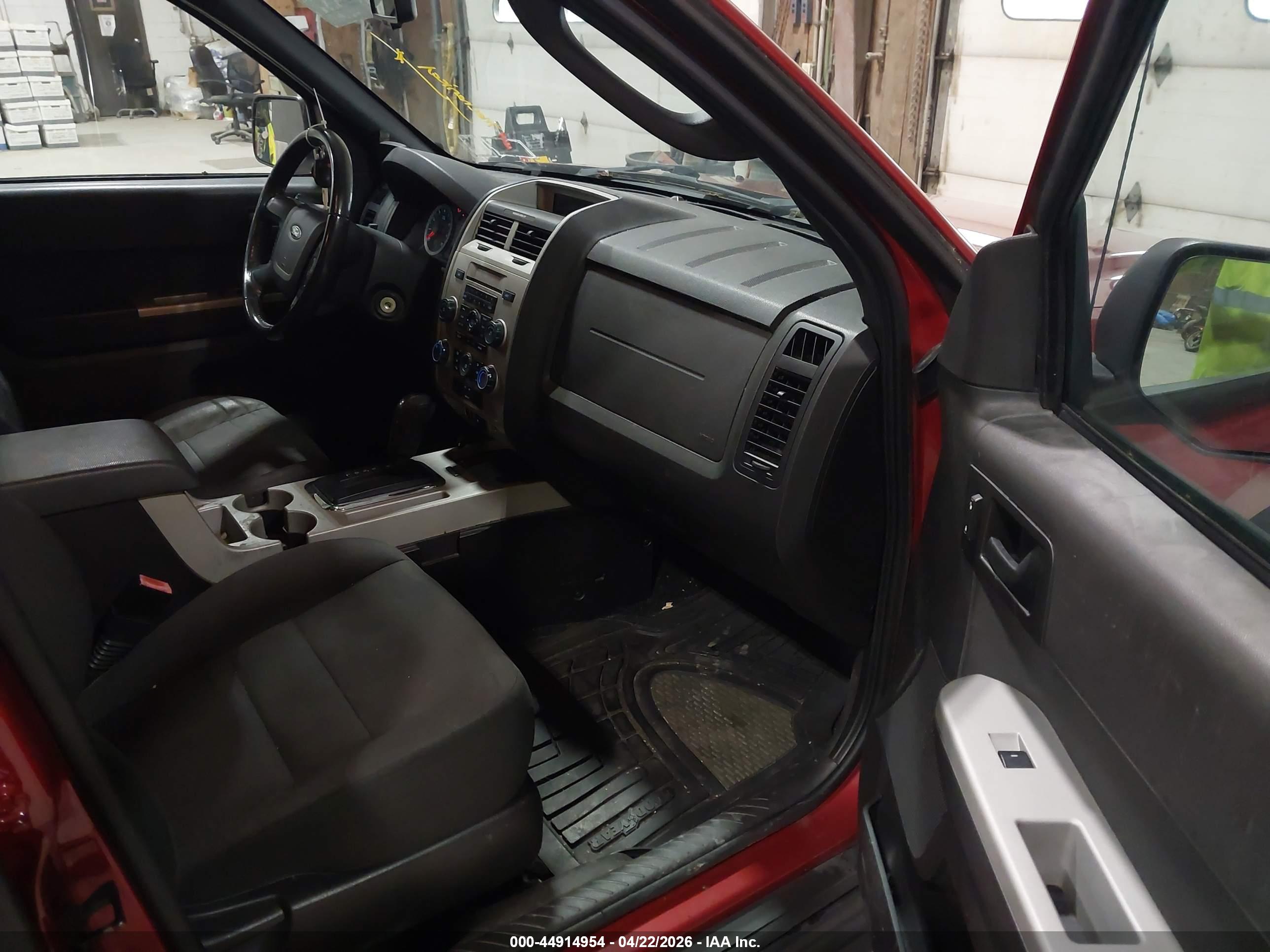 FORD ESCAPE image 5