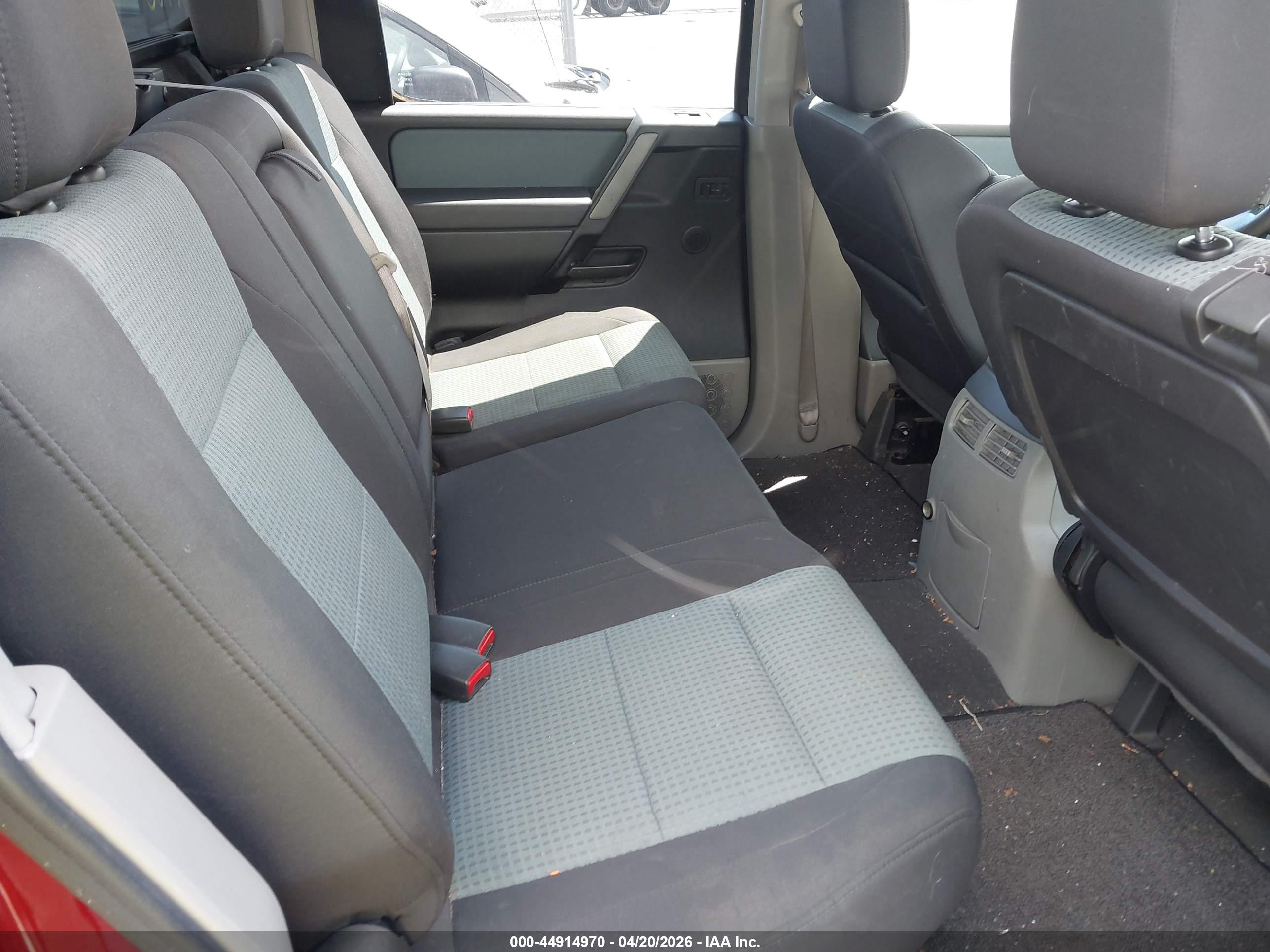 NISSAN TITAN image 8