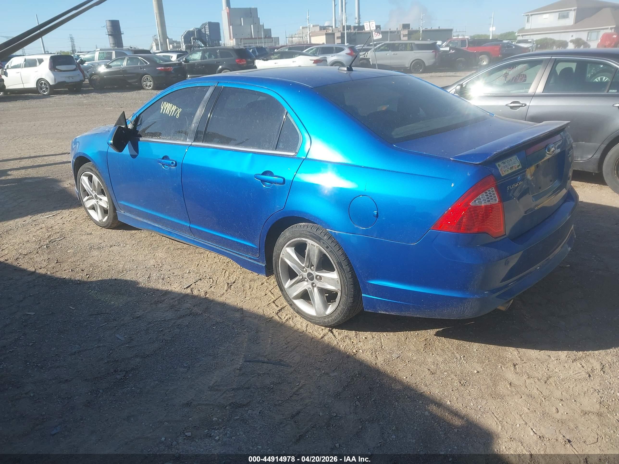 FORD FUSION image 3