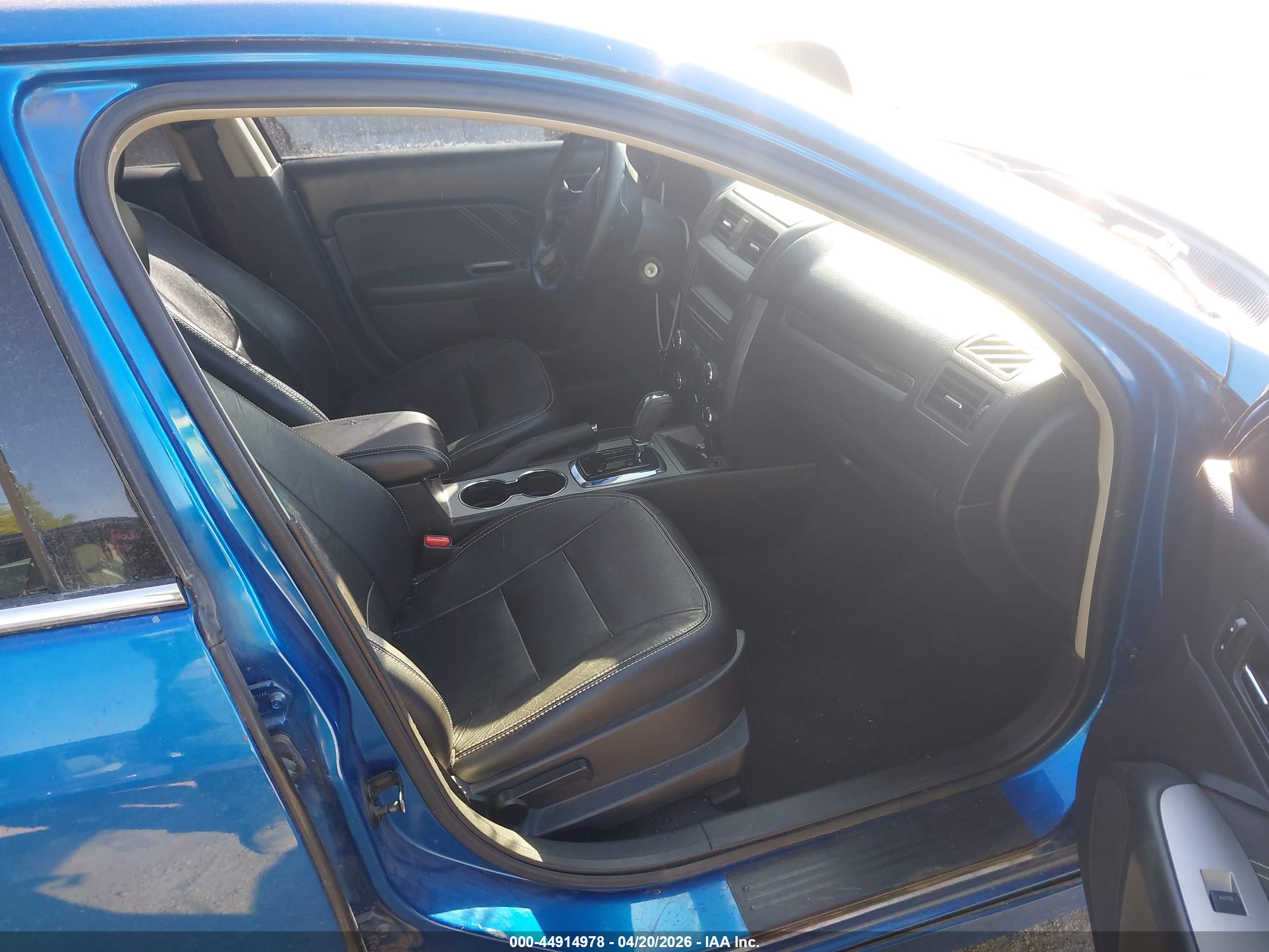 FORD FUSION image 5