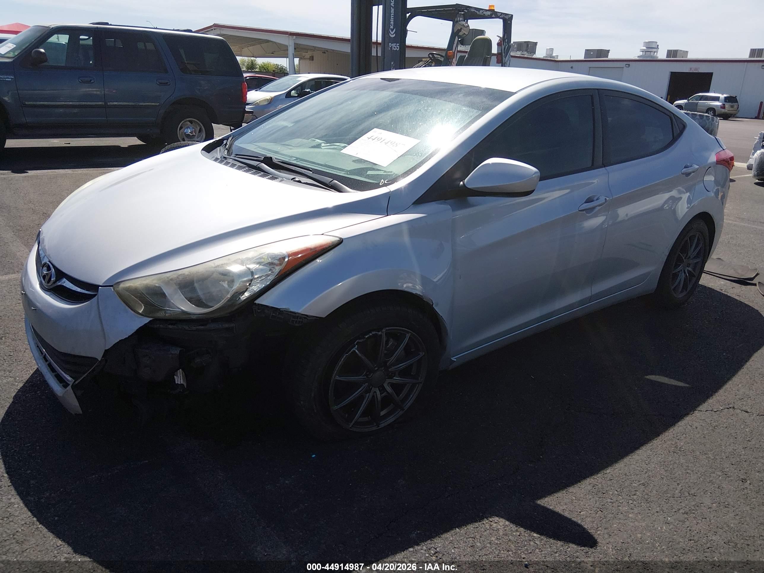 HYUNDAI ELANTRA image 2